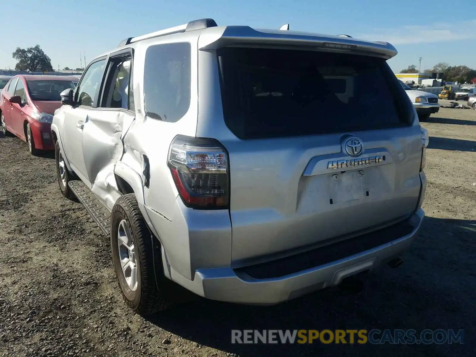 3 Photograph of a damaged car JTEZU5JR2K5203964 TOYOTA 4RUNNER 2019