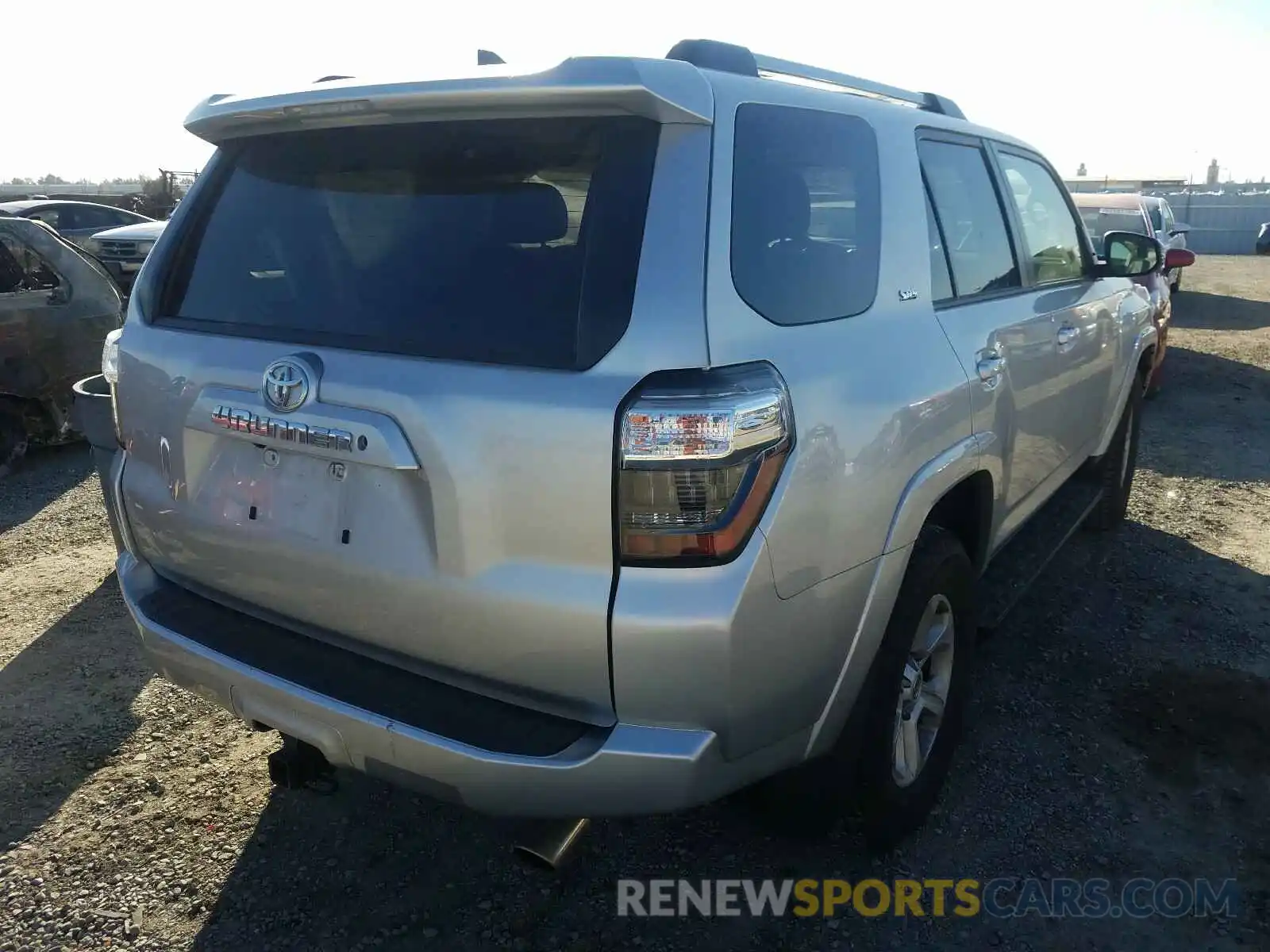 4 Photograph of a damaged car JTEZU5JR2K5203964 TOYOTA 4RUNNER 2019