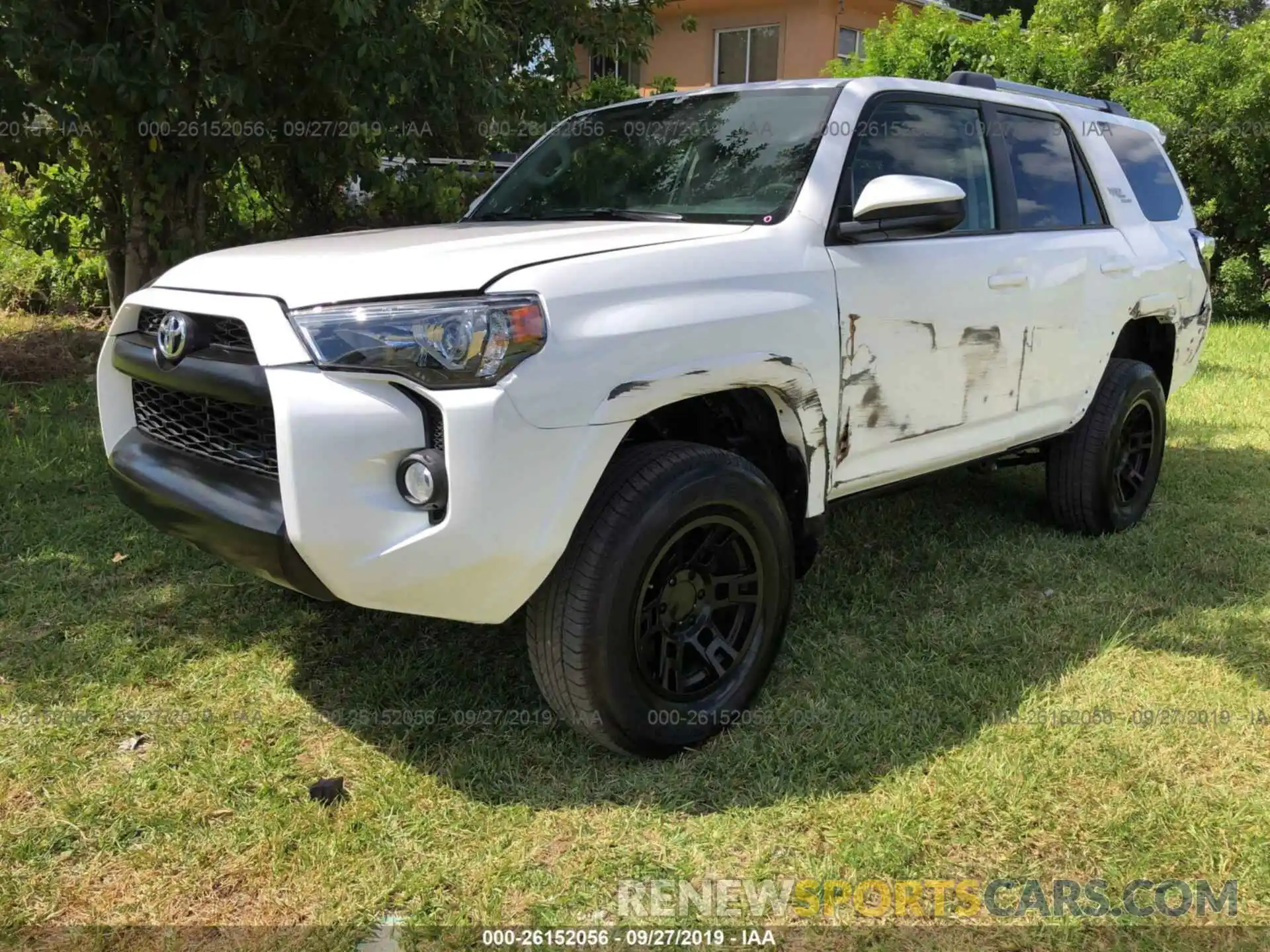 2 Photograph of a damaged car JTEZU5JR2K5204869 TOYOTA 4RUNNER 2019