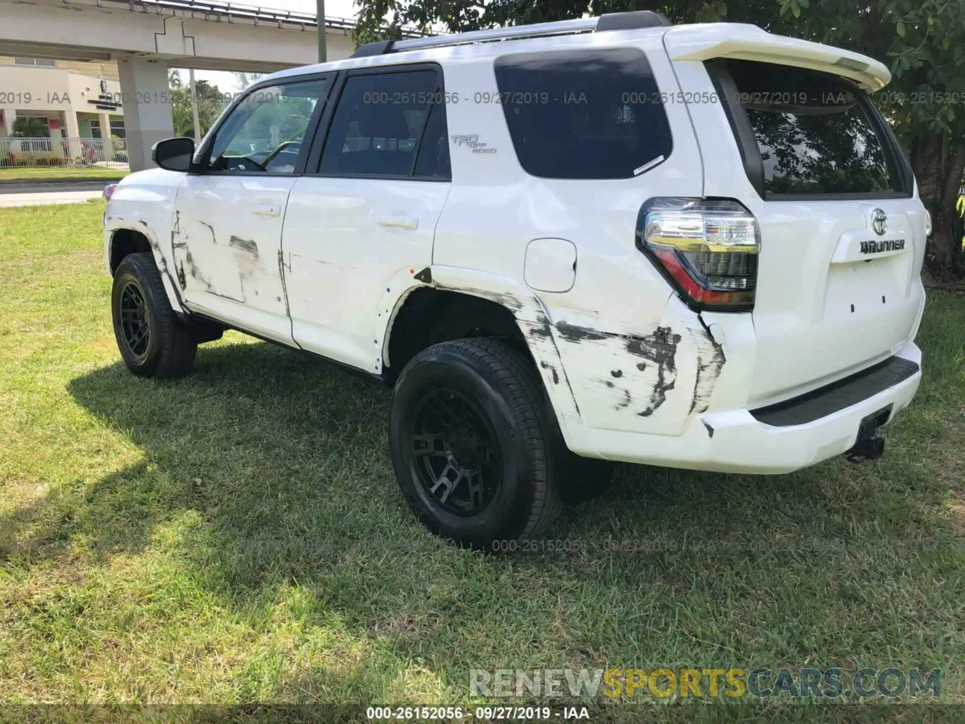 3 Photograph of a damaged car JTEZU5JR2K5204869 TOYOTA 4RUNNER 2019