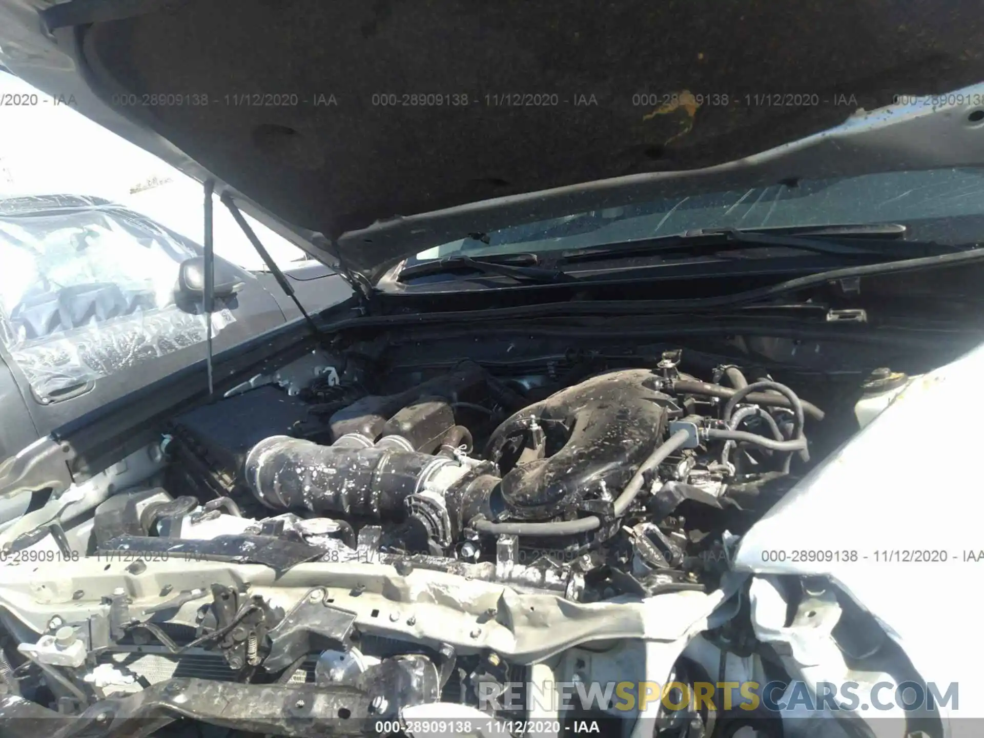 10 Photograph of a damaged car JTEZU5JR2K5205391 TOYOTA 4RUNNER 2019
