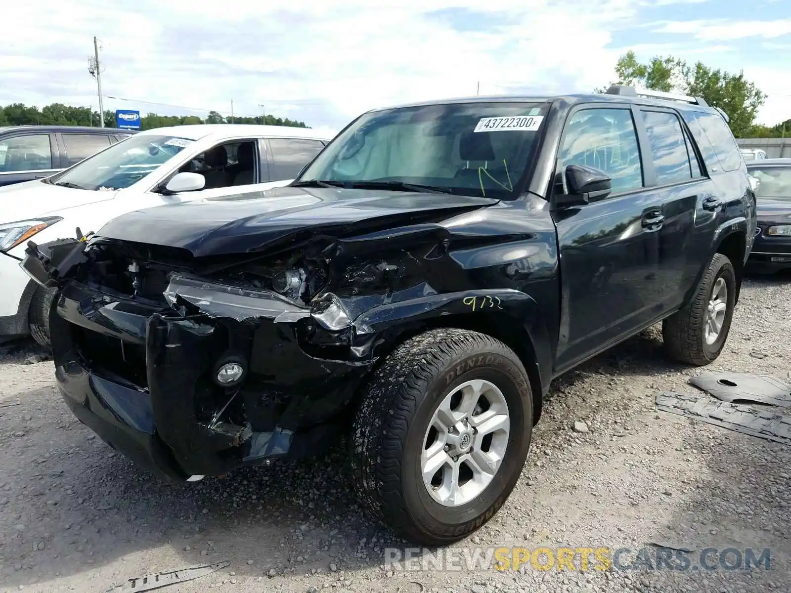 2 Photograph of a damaged car JTEZU5JR2K5207271 TOYOTA 4RUNNER 2019