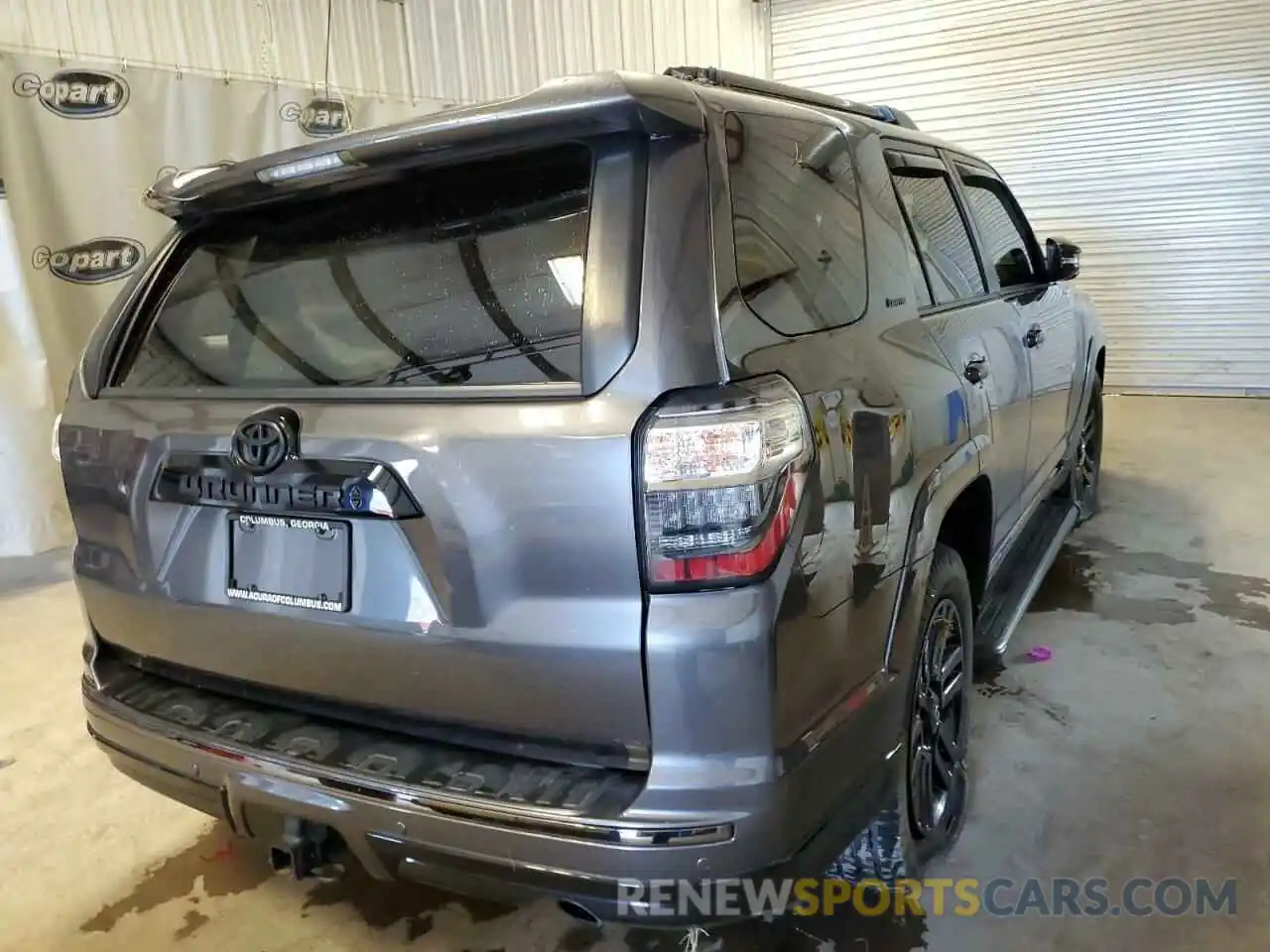 4 Photograph of a damaged car JTEZU5JR2K5208145 TOYOTA 4RUNNER 2019