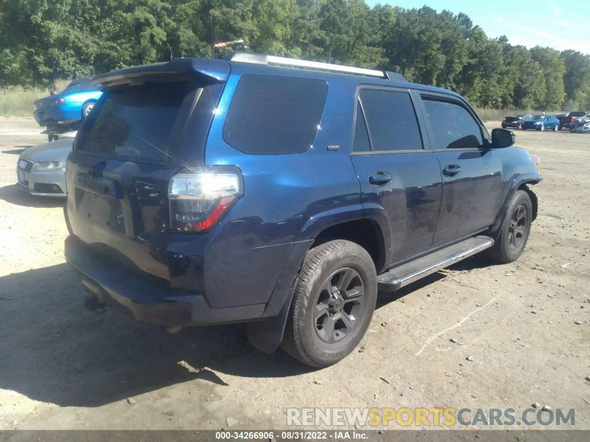 4 Photograph of a damaged car JTEZU5JR2K5209540 TOYOTA 4RUNNER 2019