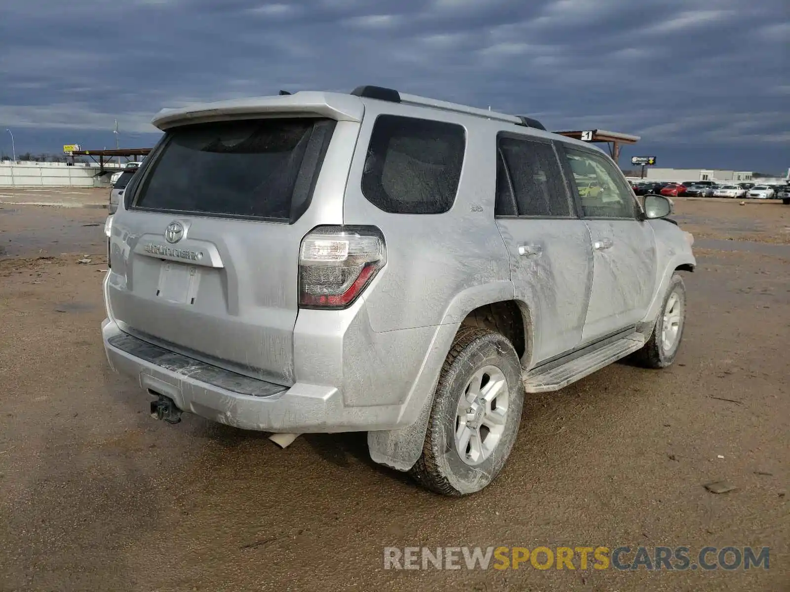 4 Photograph of a damaged car JTEZU5JR2K5212048 TOYOTA 4RUNNER 2019