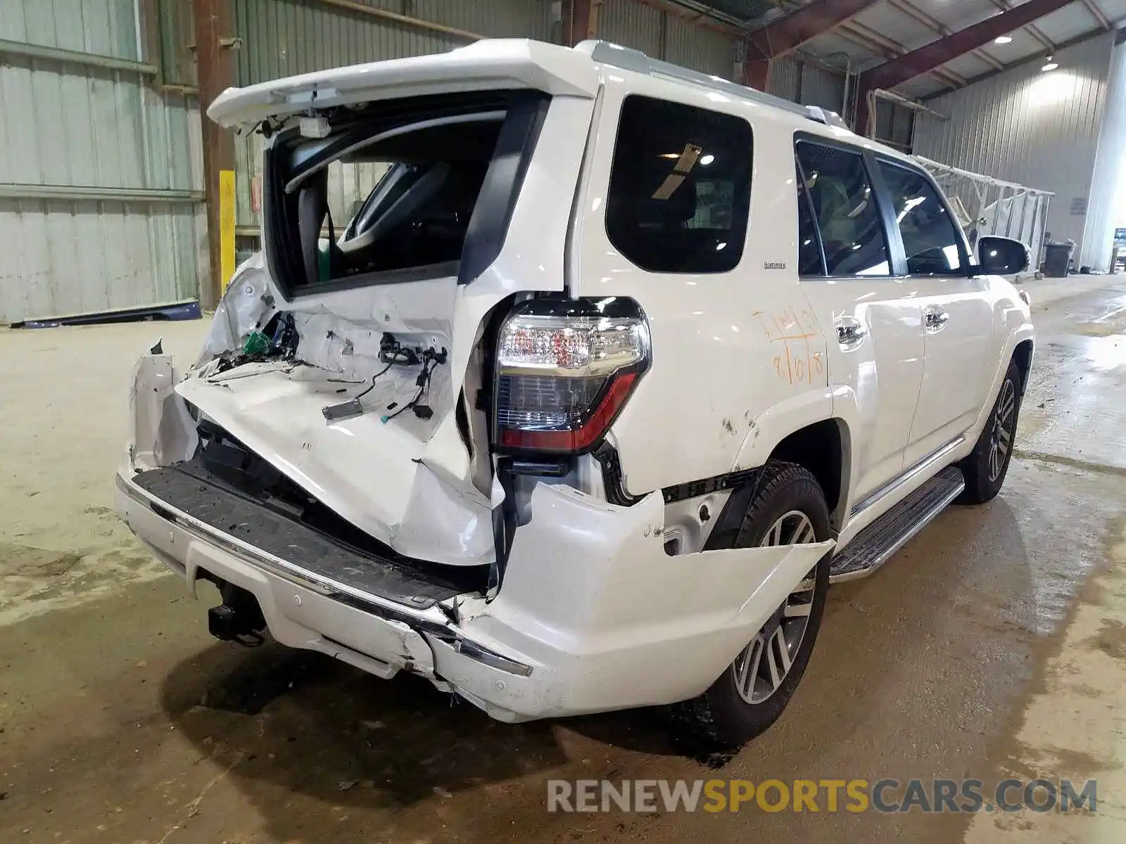 4 Photograph of a damaged car JTEZU5JR2K5212129 TOYOTA 4RUNNER 2019