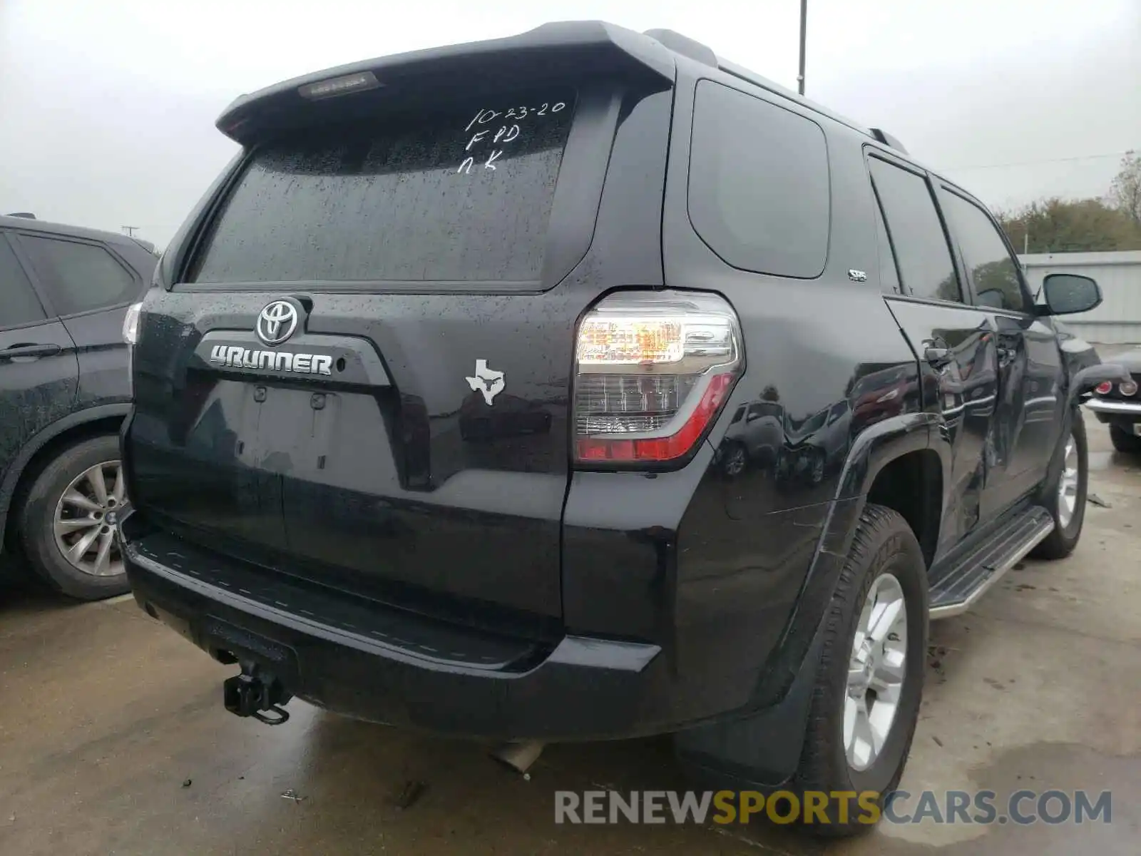 4 Photograph of a damaged car JTEZU5JR2K5212776 TOYOTA 4RUNNER 2019