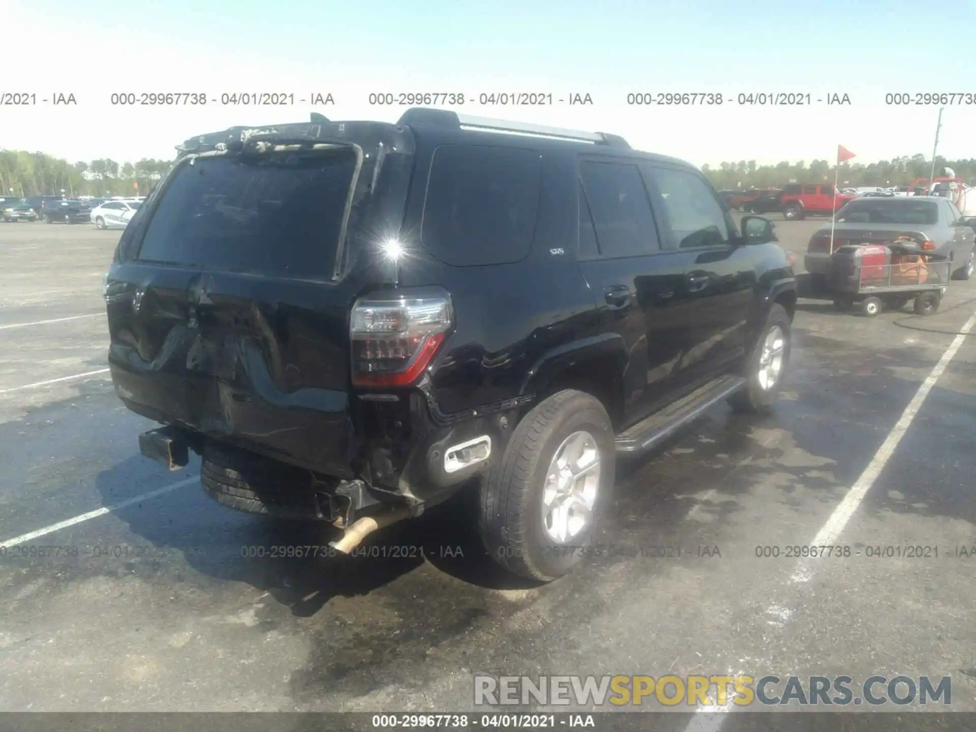 4 Photograph of a damaged car JTEZU5JR3K5192389 TOYOTA 4RUNNER 2019