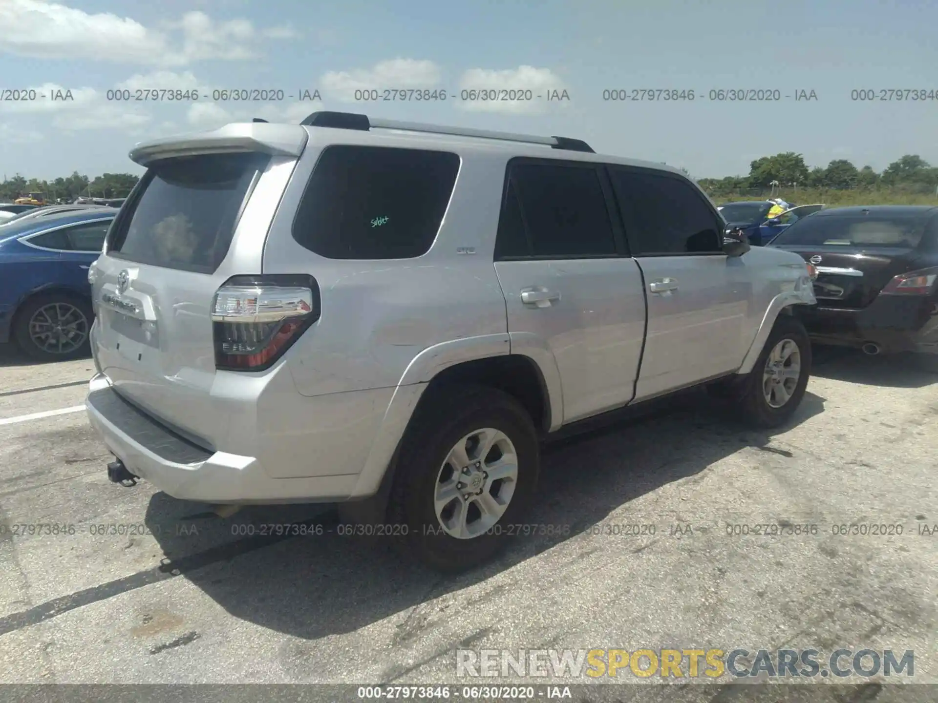 4 Photograph of a damaged car JTEZU5JR3K5193610 TOYOTA 4RUNNER 2019