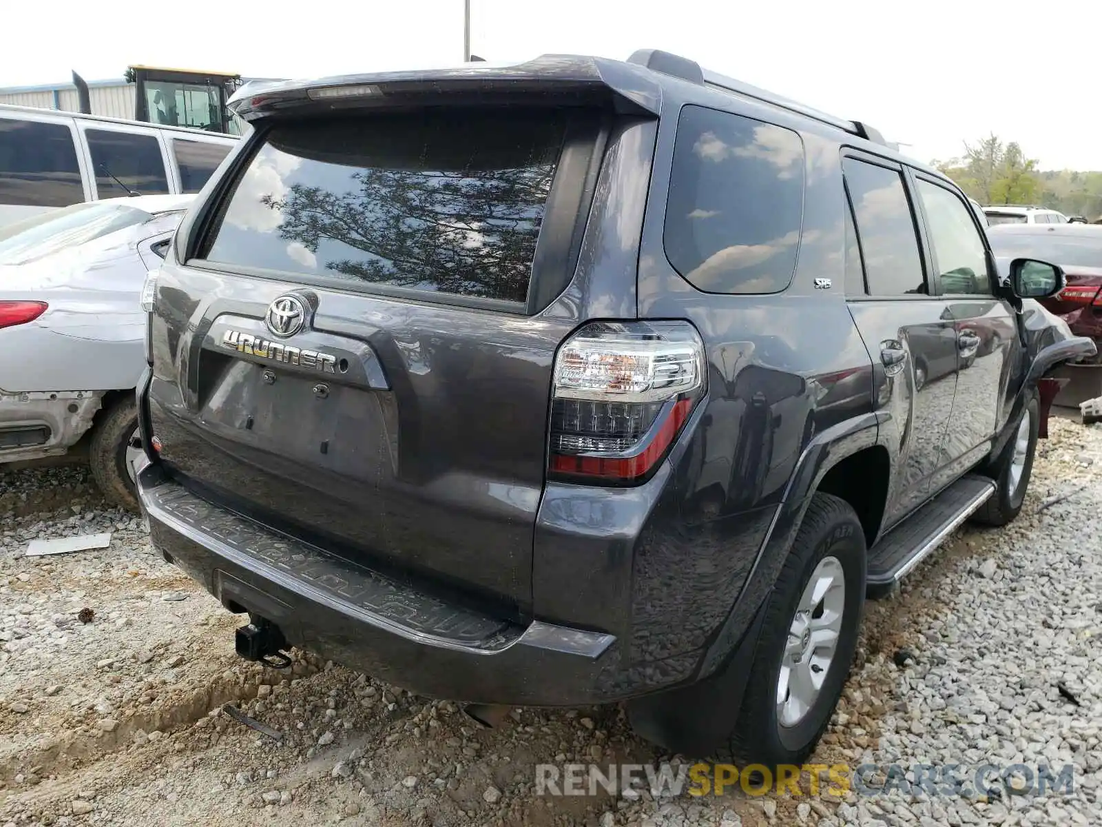 4 Photograph of a damaged car JTEZU5JR3K5195129 TOYOTA 4RUNNER 2019