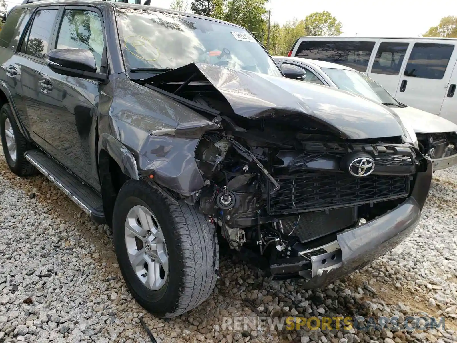 9 Photograph of a damaged car JTEZU5JR3K5195129 TOYOTA 4RUNNER 2019