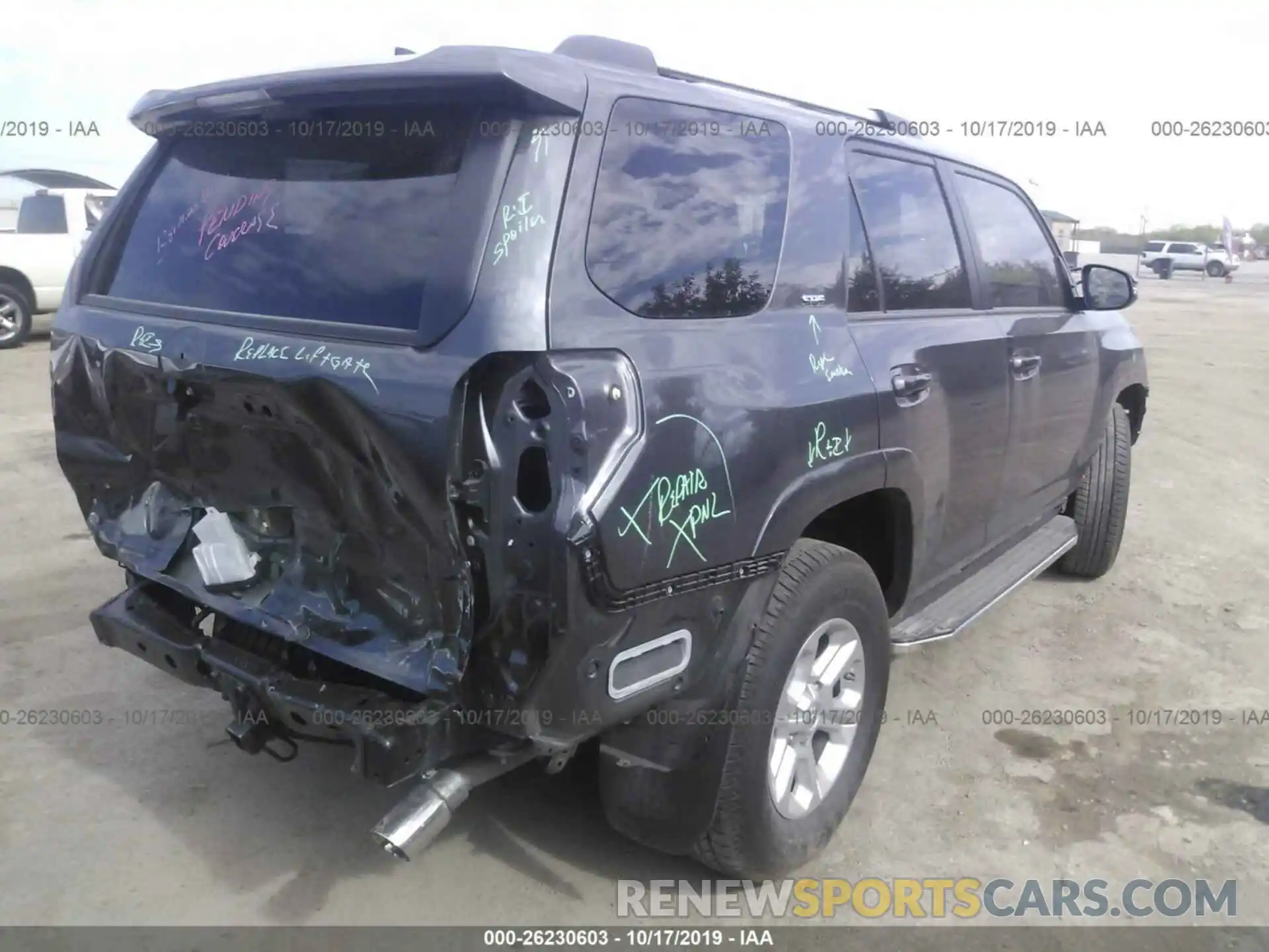 4 Photograph of a damaged car JTEZU5JR3K5195812 TOYOTA 4RUNNER 2019