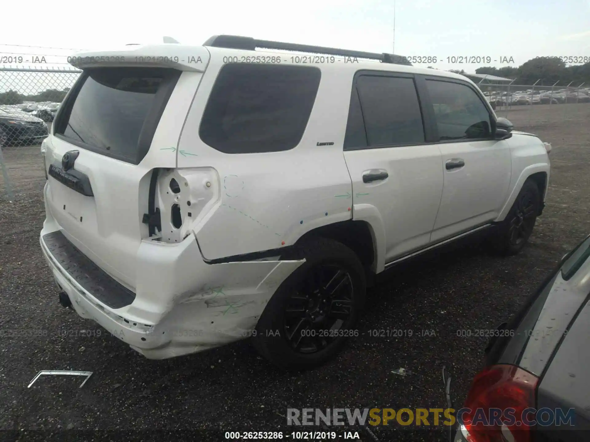 4 Photograph of a damaged car JTEZU5JR3K5196264 TOYOTA 4RUNNER 2019