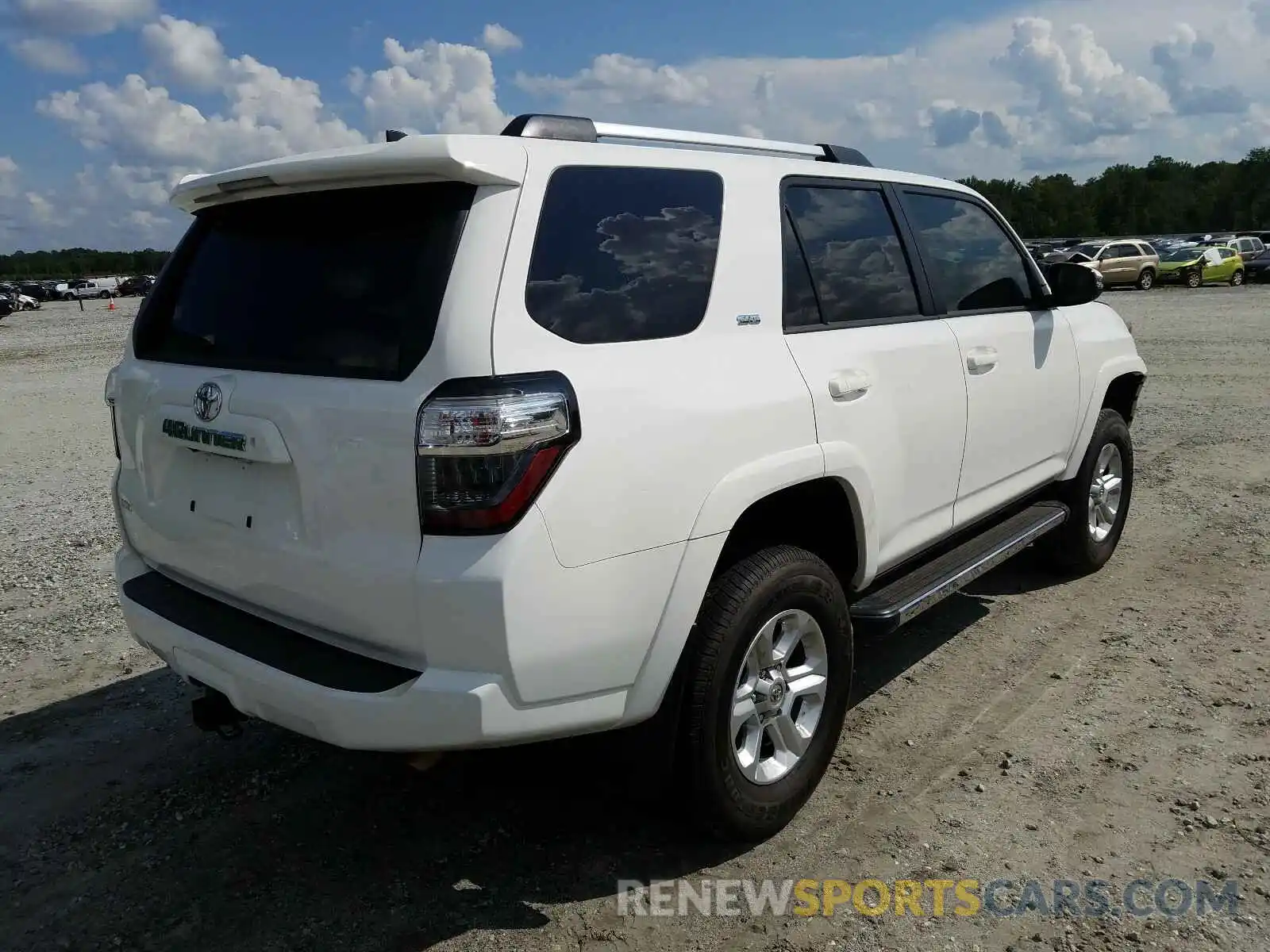 4 Photograph of a damaged car JTEZU5JR3K5196698 TOYOTA 4RUNNER 2019