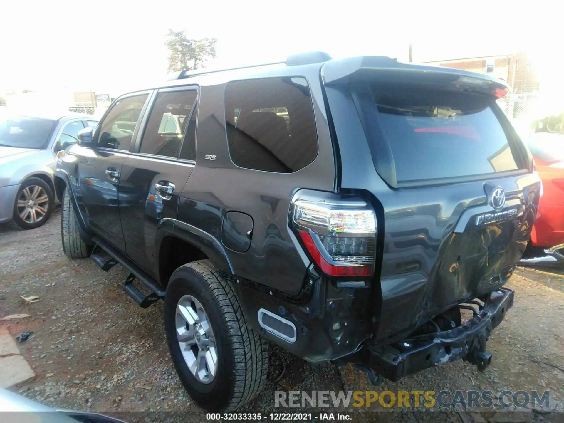 3 Photograph of a damaged car JTEZU5JR3K5198323 TOYOTA 4RUNNER 2019