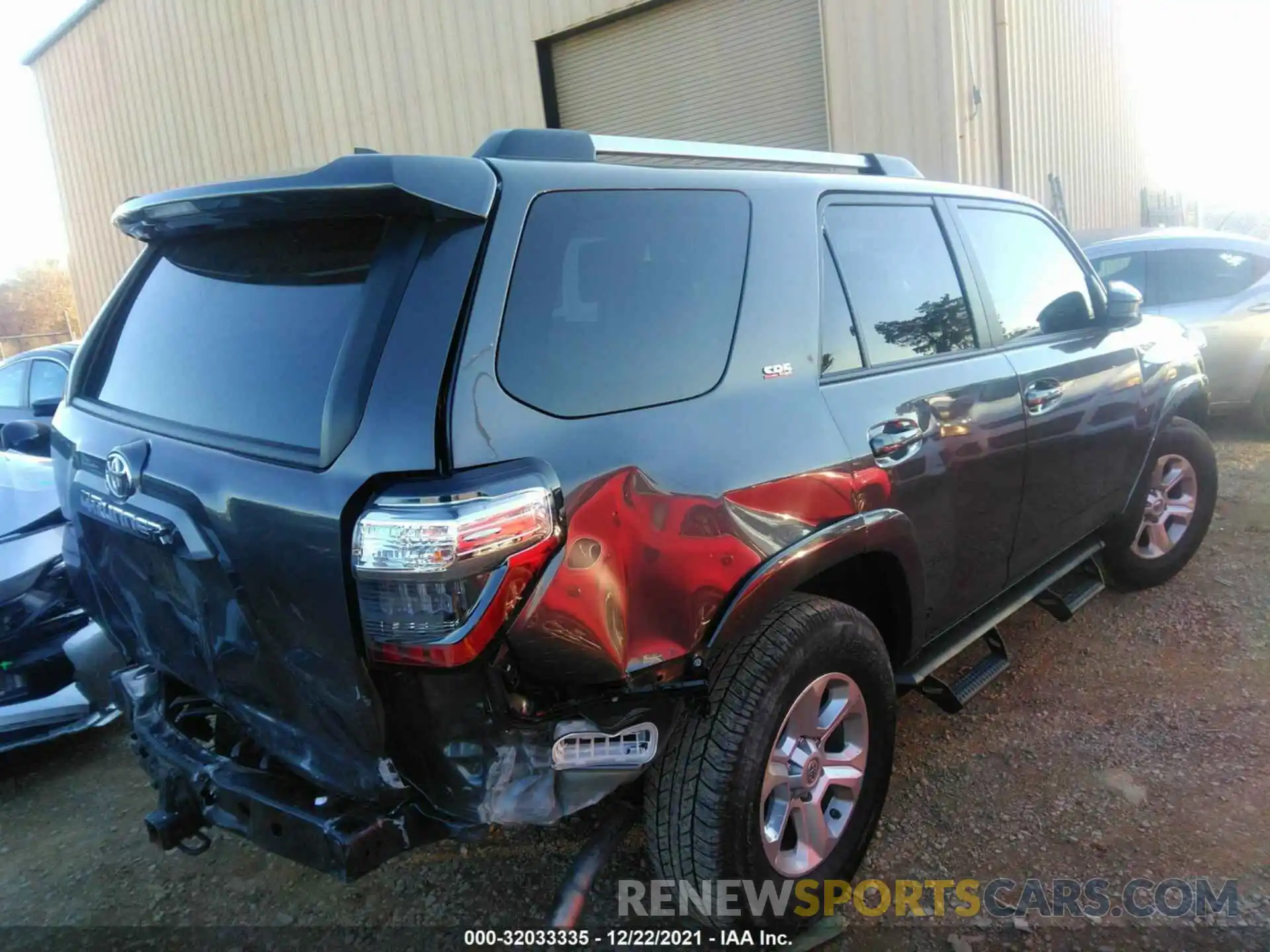 4 Photograph of a damaged car JTEZU5JR3K5198323 TOYOTA 4RUNNER 2019