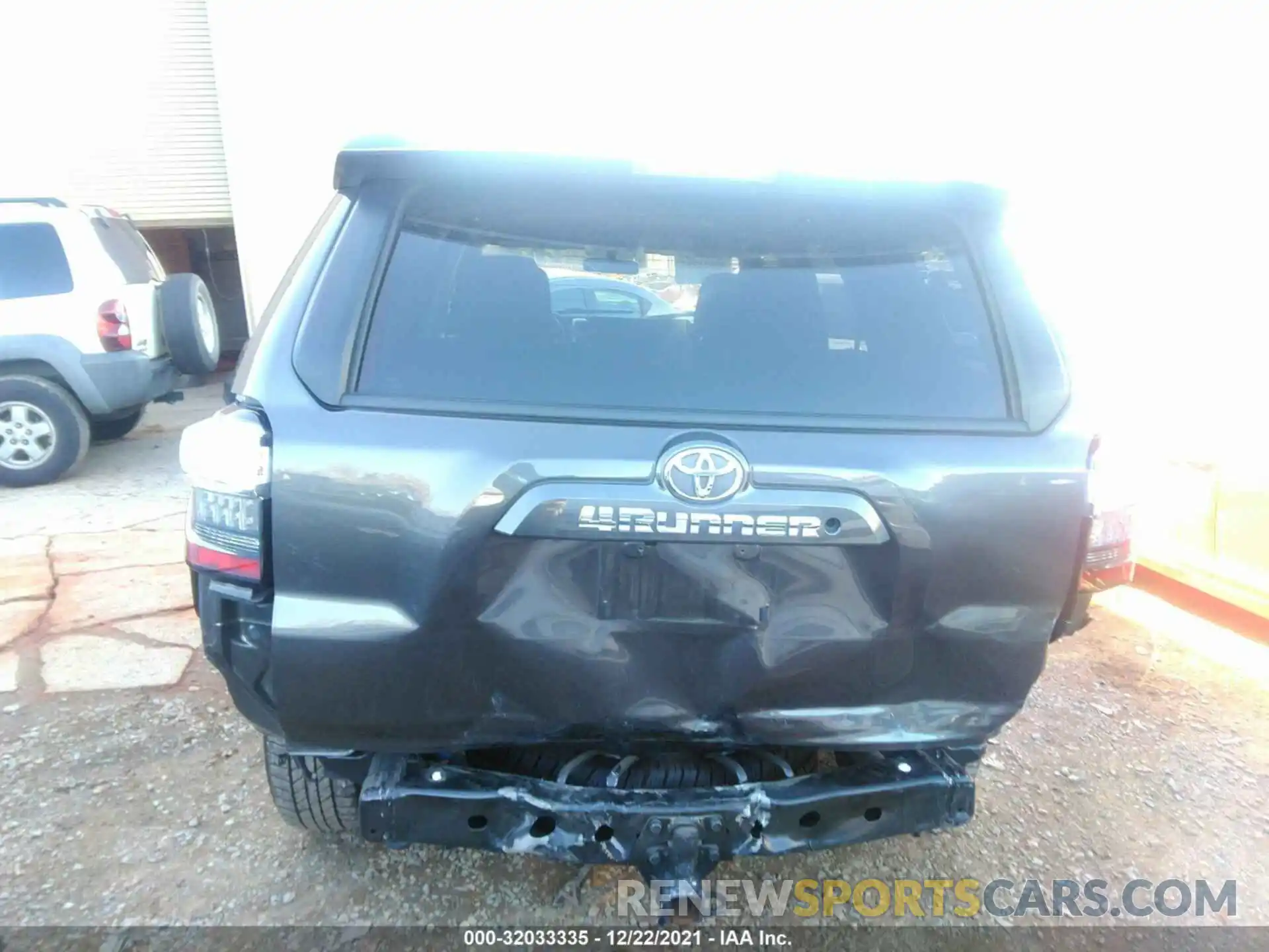 6 Photograph of a damaged car JTEZU5JR3K5198323 TOYOTA 4RUNNER 2019