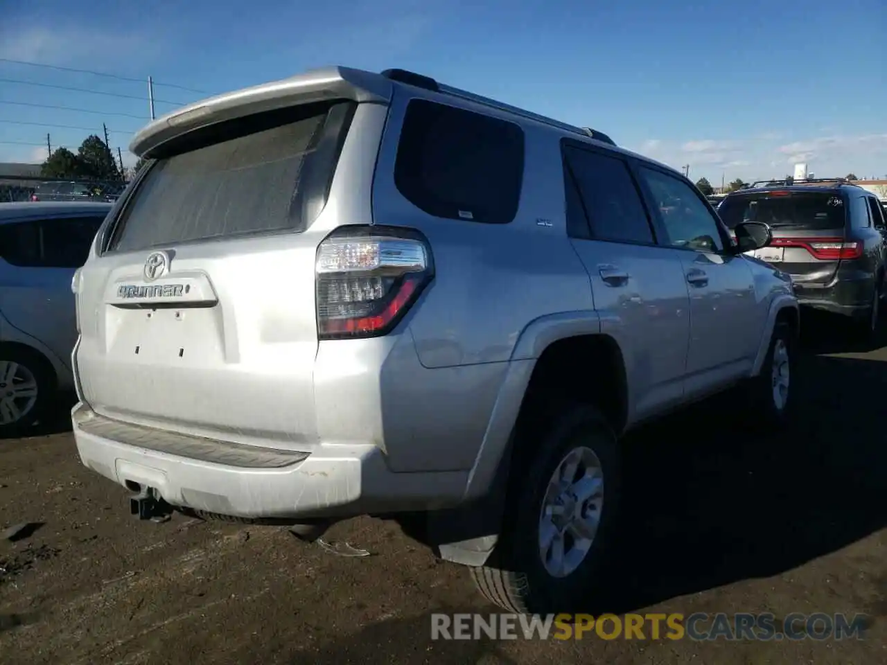 4 Photograph of a damaged car JTEZU5JR3K5200359 TOYOTA 4RUNNER 2019