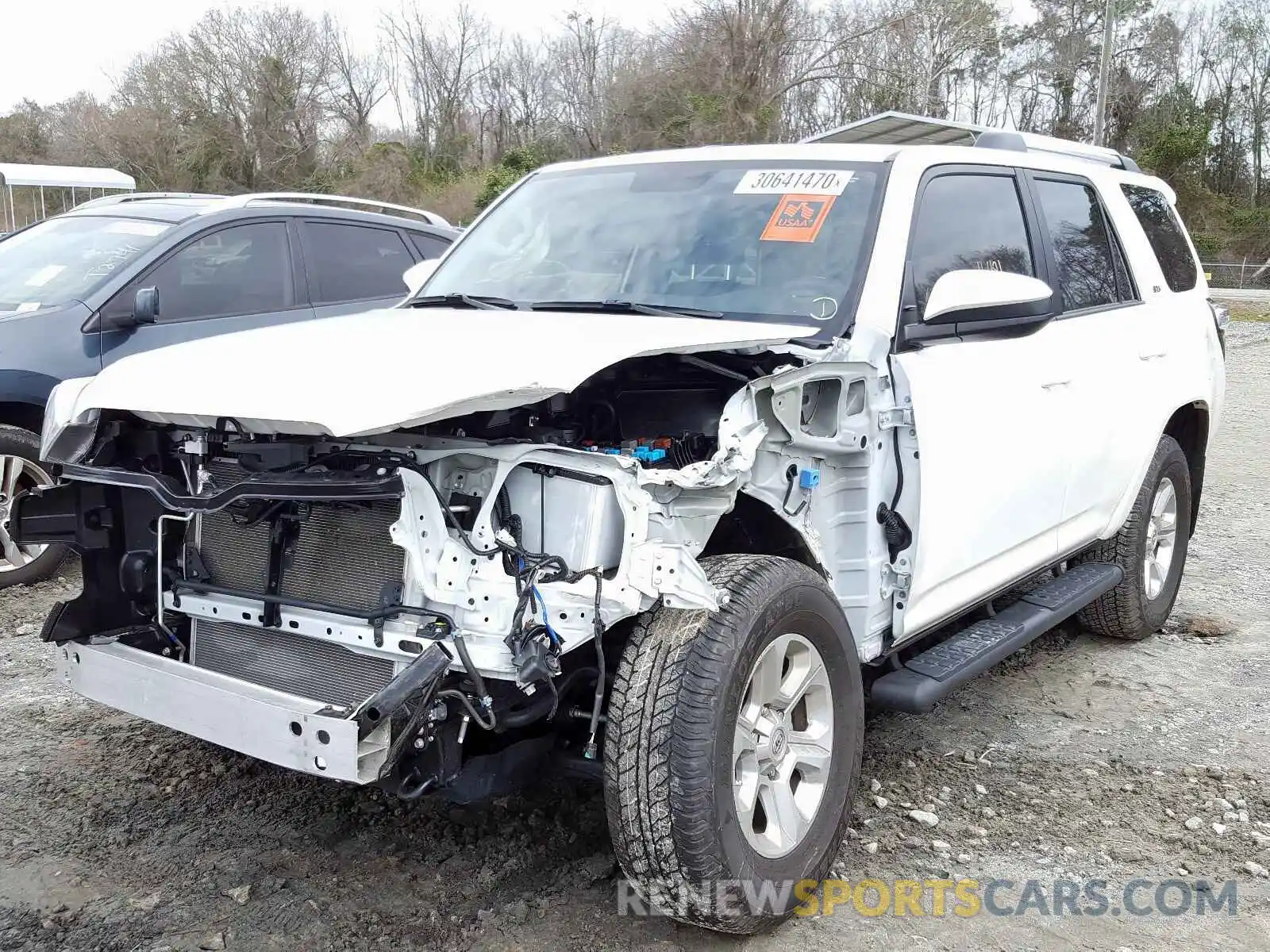 2 Photograph of a damaged car JTEZU5JR3K5208929 TOYOTA 4RUNNER 2019