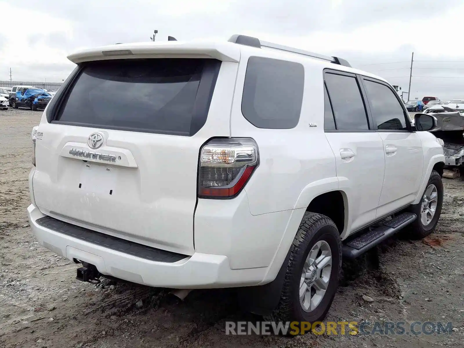 4 Photograph of a damaged car JTEZU5JR3K5208929 TOYOTA 4RUNNER 2019