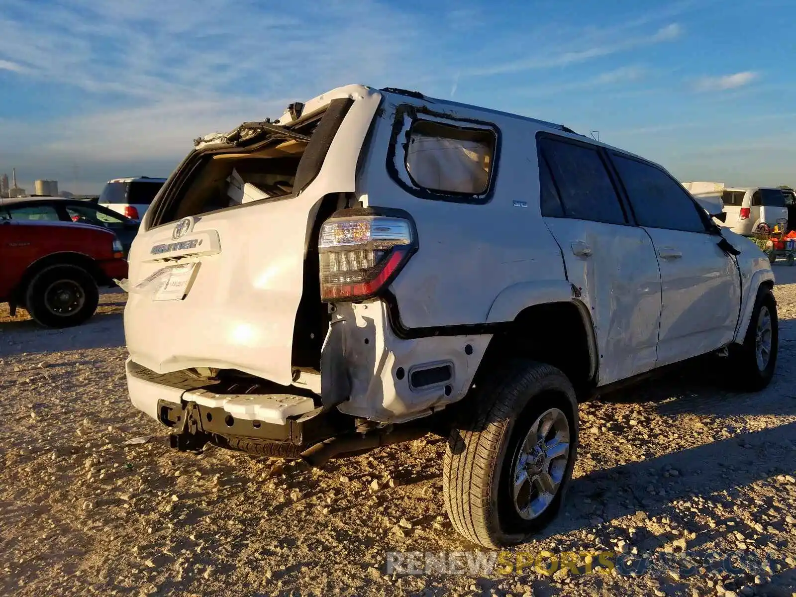 4 Photograph of a damaged car JTEZU5JR3K5210857 TOYOTA 4RUNNER 2019