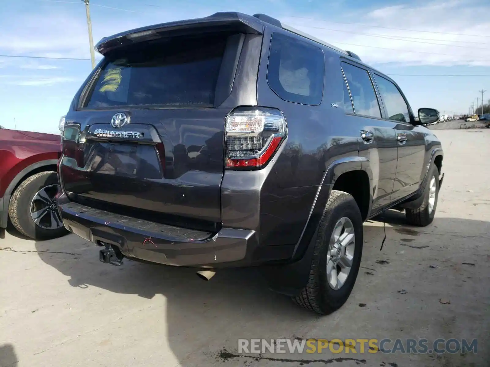 4 Photograph of a damaged car JTEZU5JR3K5212088 TOYOTA 4RUNNER 2019