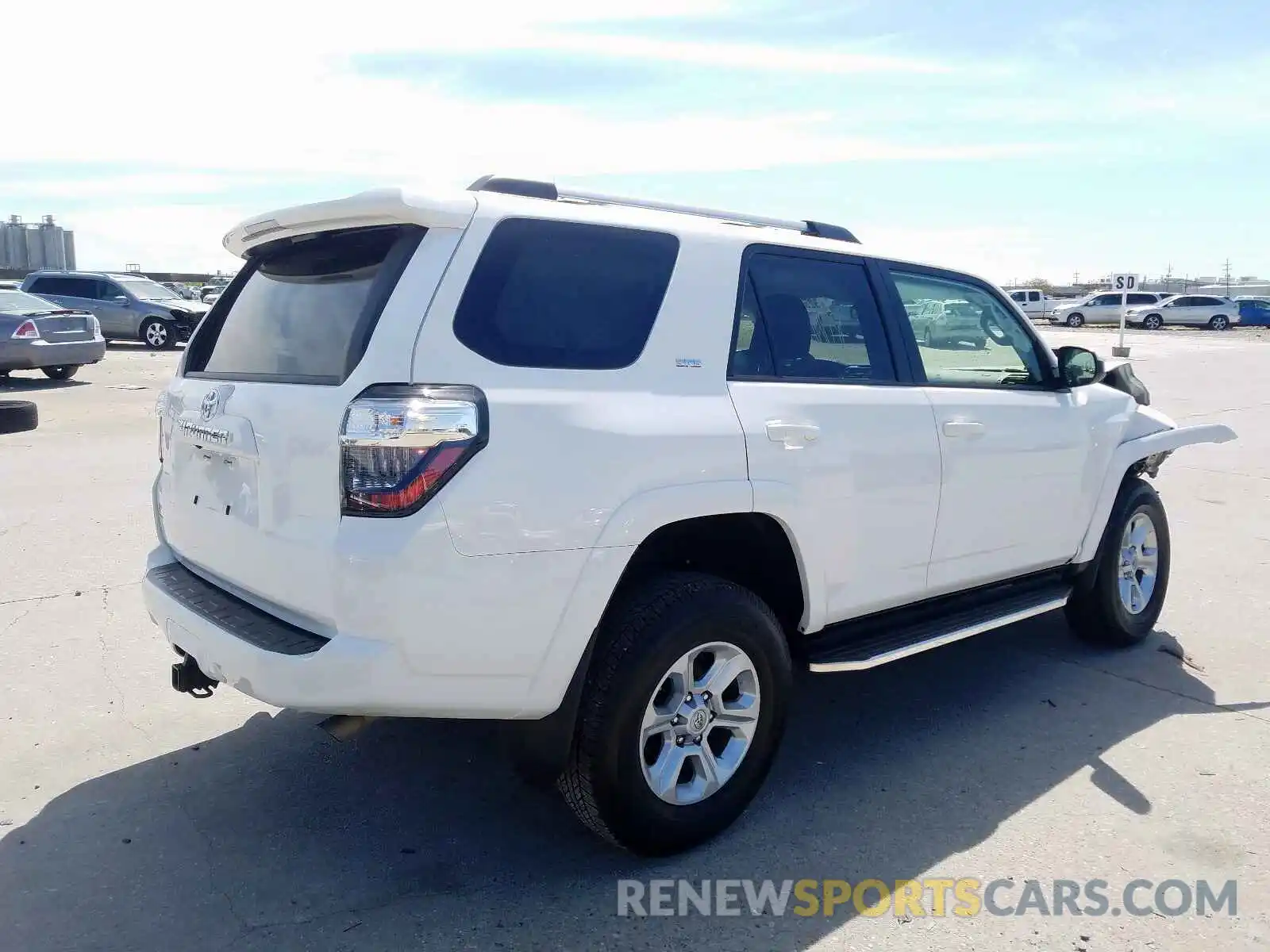 4 Photograph of a damaged car JTEZU5JR3K5213502 TOYOTA 4RUNNER 2019