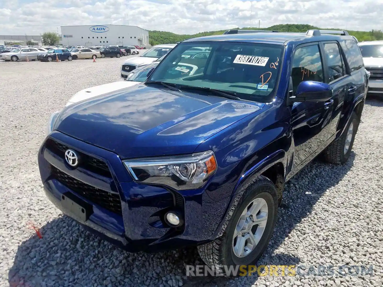 2 Photograph of a damaged car JTEZU5JR4K5192594 TOYOTA 4RUNNER 2019