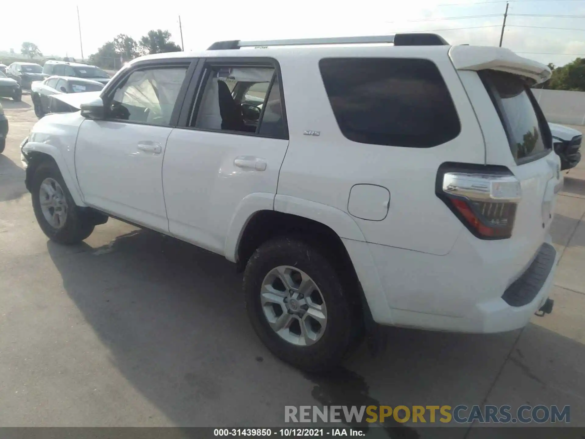 3 Photograph of a damaged car JTEZU5JR4K5192921 TOYOTA 4RUNNER 2019