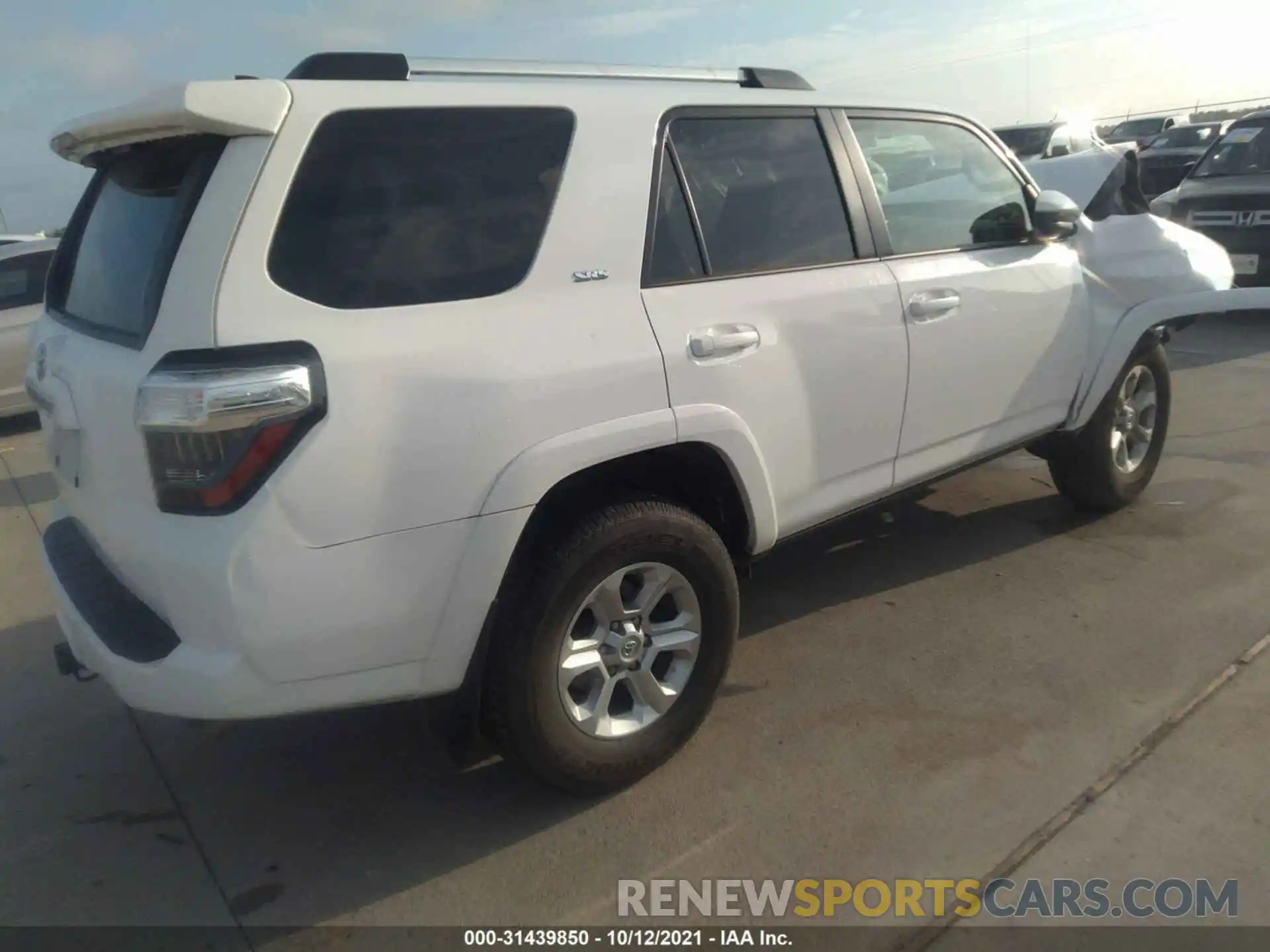 4 Фотография поврежденного автомобиля JTEZU5JR4K5192921 TOYOTA 4RUNNER 2019