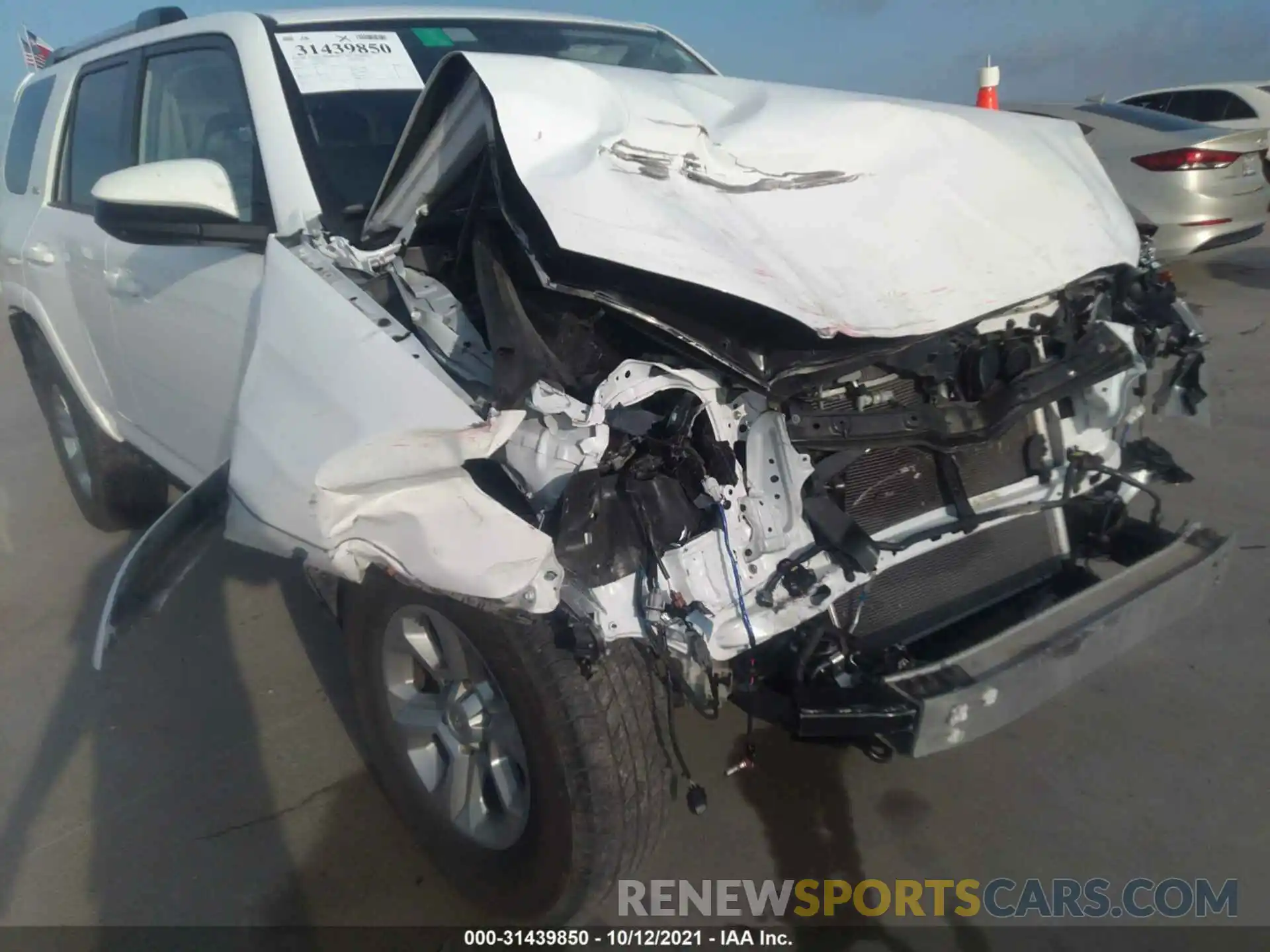 6 Photograph of a damaged car JTEZU5JR4K5192921 TOYOTA 4RUNNER 2019