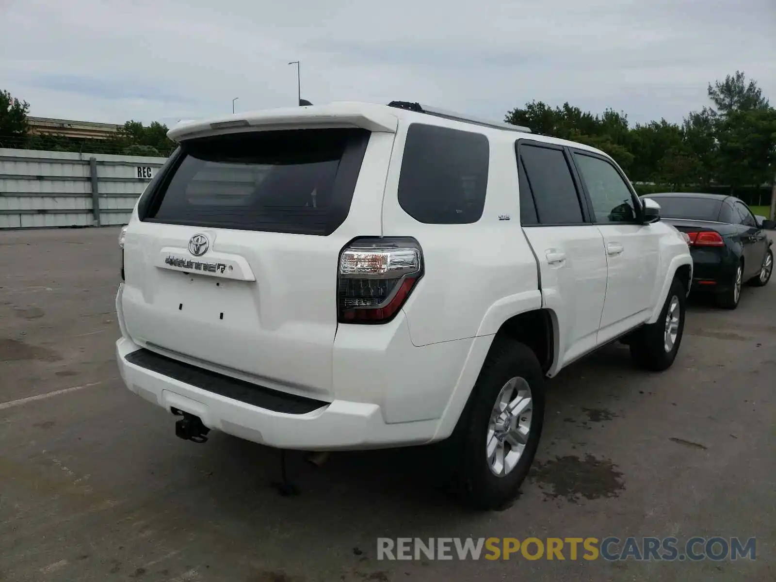 4 Фотография поврежденного автомобиля JTEZU5JR4K5193101 TOYOTA 4RUNNER 2019