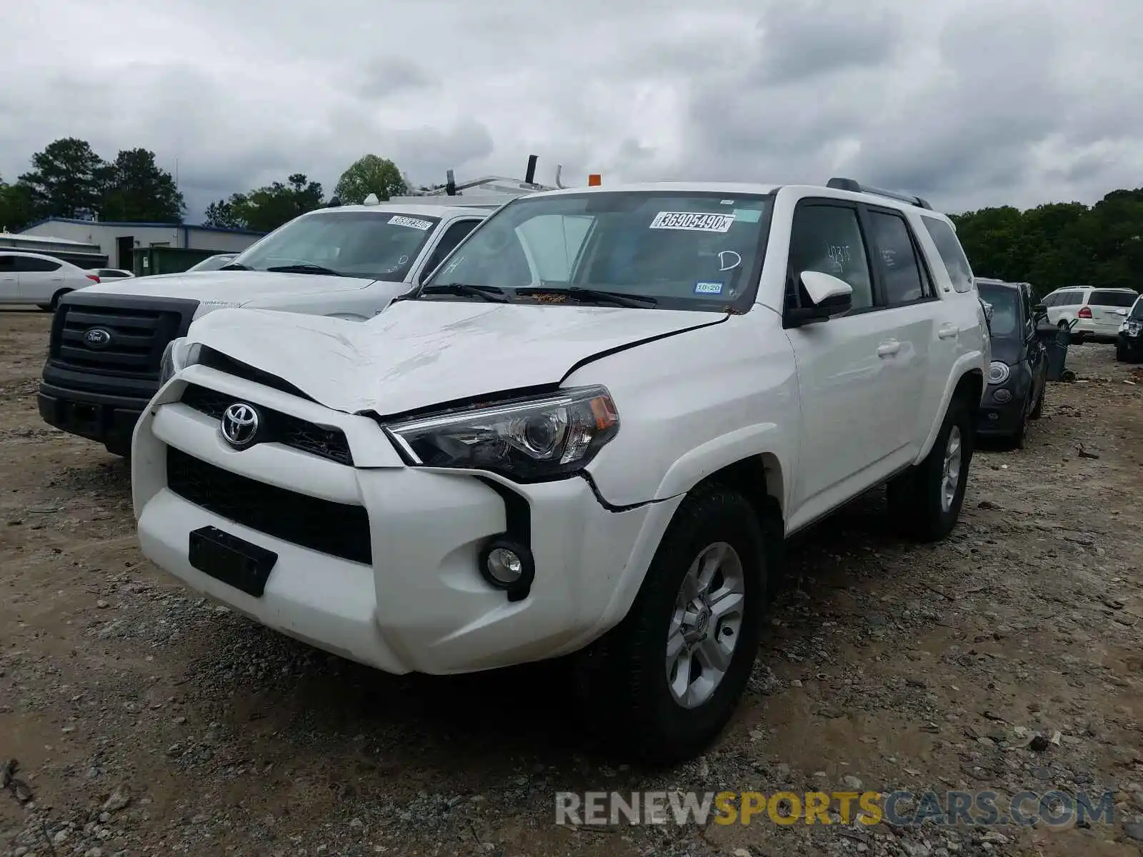 2 Photograph of a damaged car JTEZU5JR4K5197066 TOYOTA 4RUNNER 2019