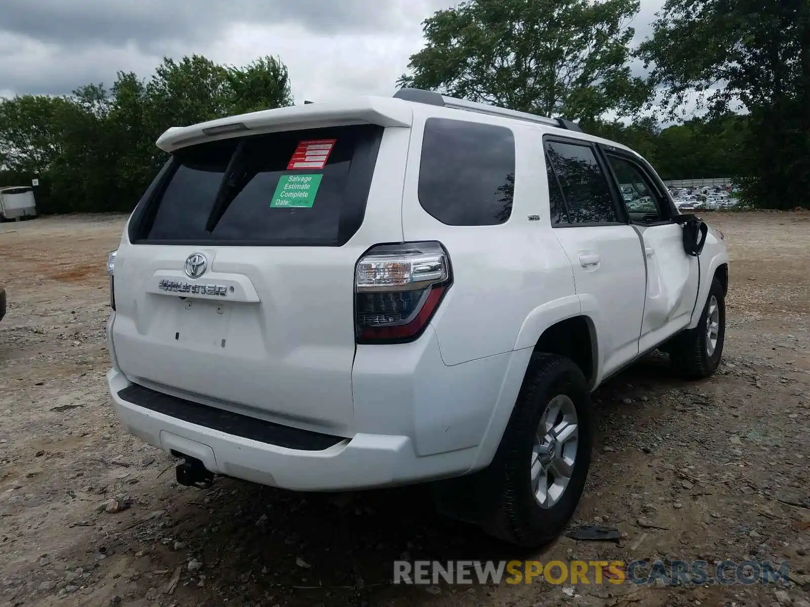 4 Photograph of a damaged car JTEZU5JR4K5197066 TOYOTA 4RUNNER 2019