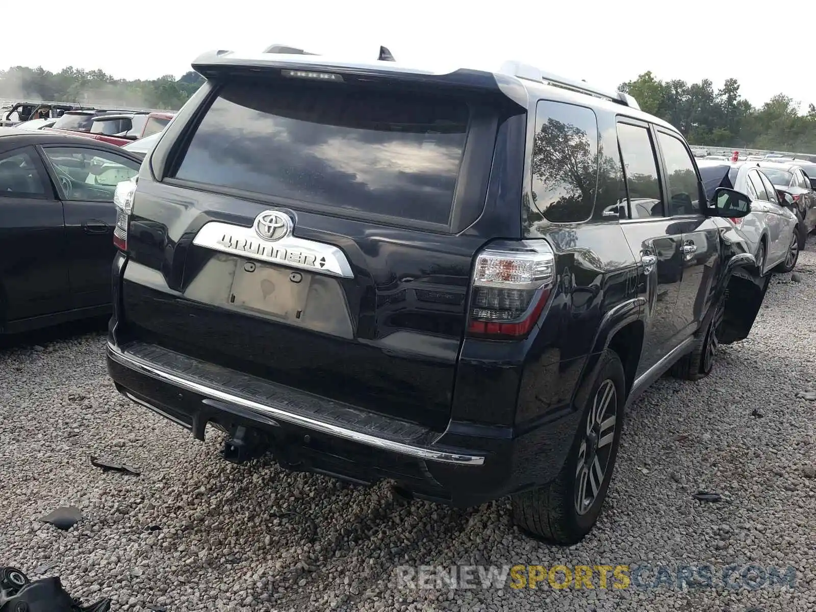 4 Photograph of a damaged car JTEZU5JR4K5197813 TOYOTA 4RUNNER 2019