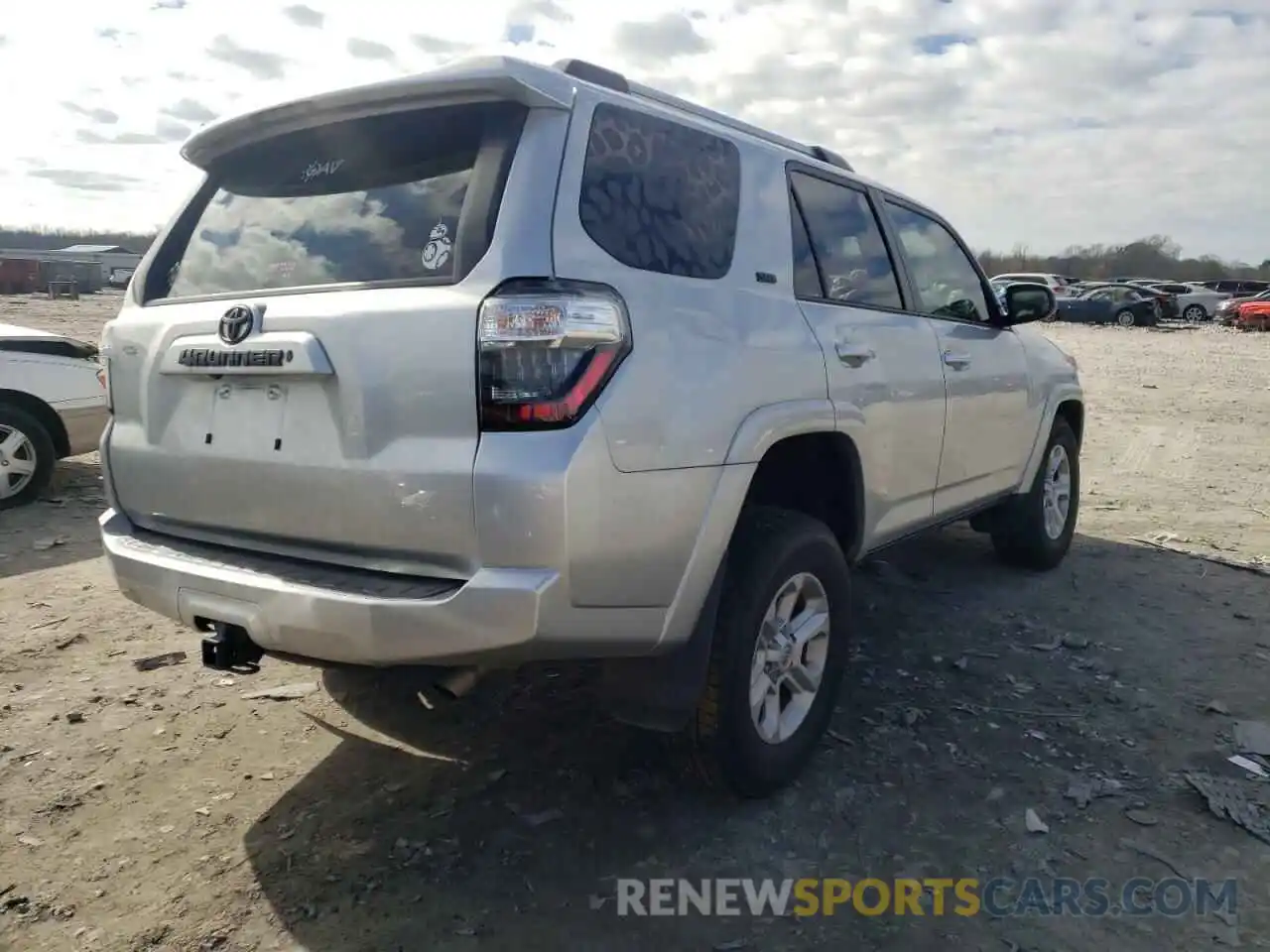 4 Photograph of a damaged car JTEZU5JR4K5199366 TOYOTA 4RUNNER 2019