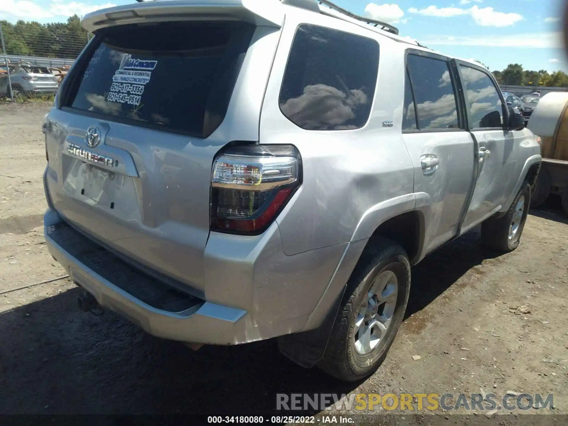 4 Photograph of a damaged car JTEZU5JR4K5199514 TOYOTA 4RUNNER 2019