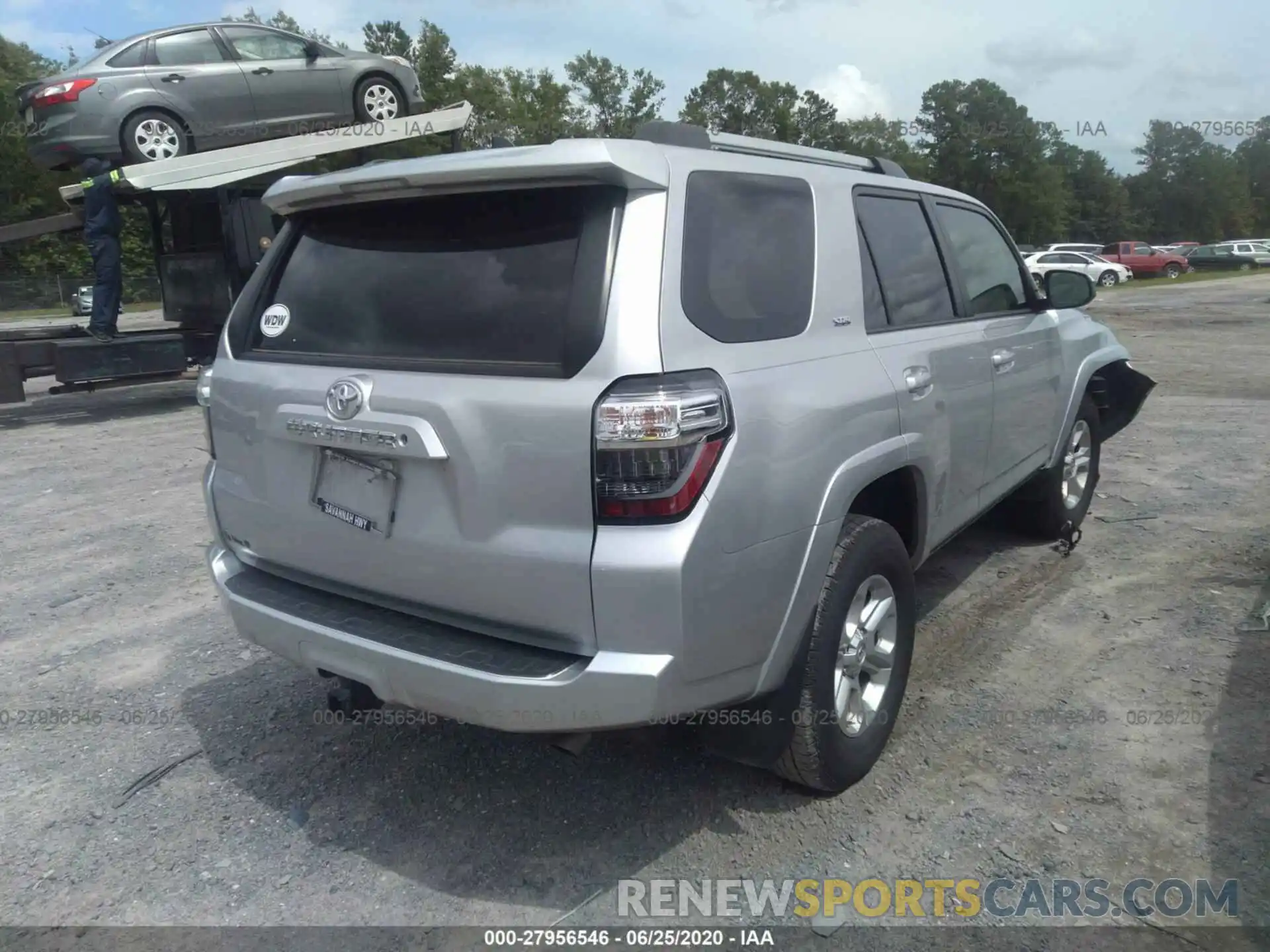 4 Photograph of a damaged car JTEZU5JR4K5199772 TOYOTA 4RUNNER 2019