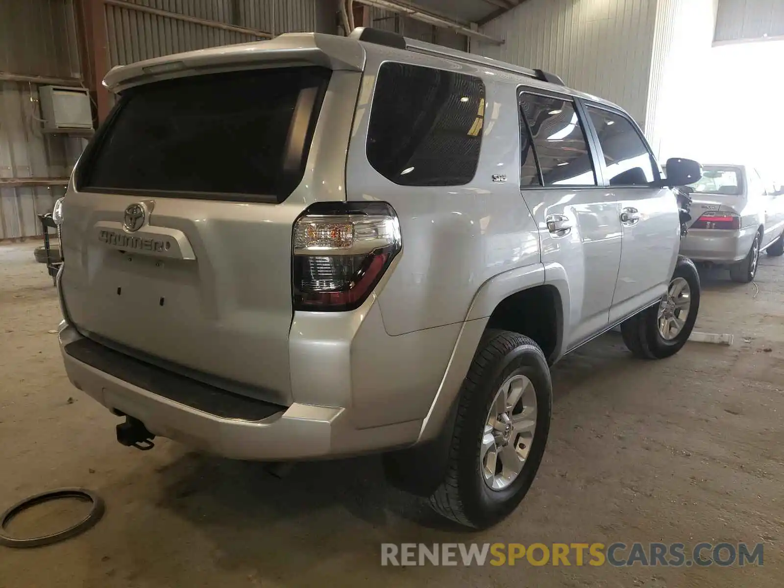 4 Photograph of a damaged car JTEZU5JR4K5201889 TOYOTA 4RUNNER 2019