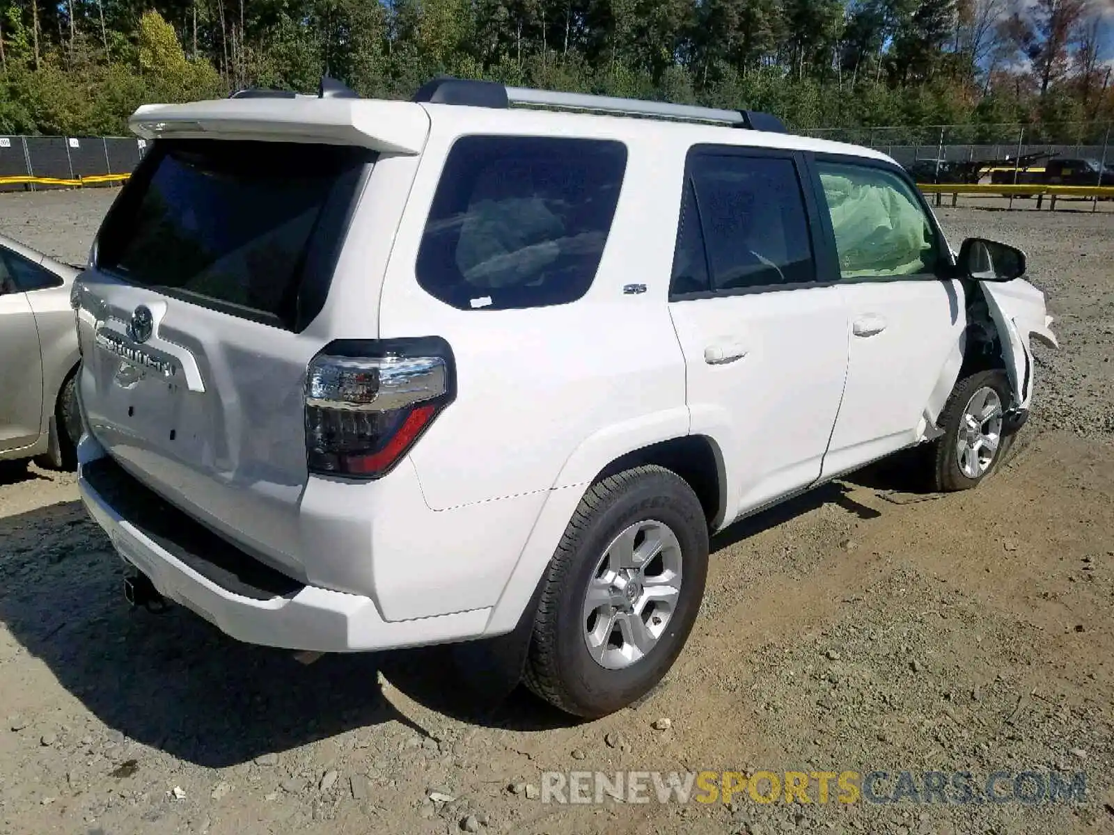 4 Photograph of a damaged car JTEZU5JR4K5202170 TOYOTA 4RUNNER 2019