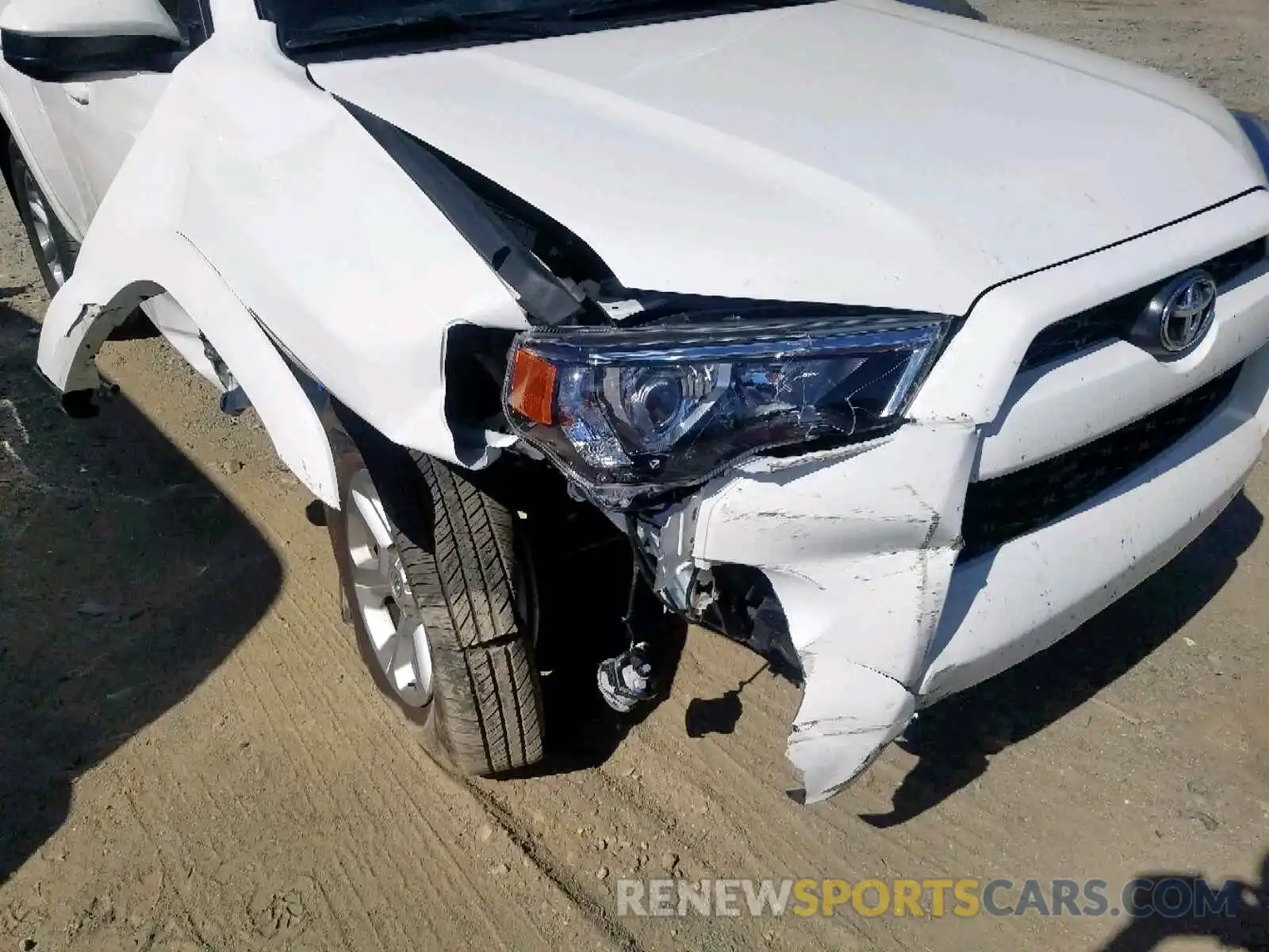 9 Photograph of a damaged car JTEZU5JR4K5202170 TOYOTA 4RUNNER 2019