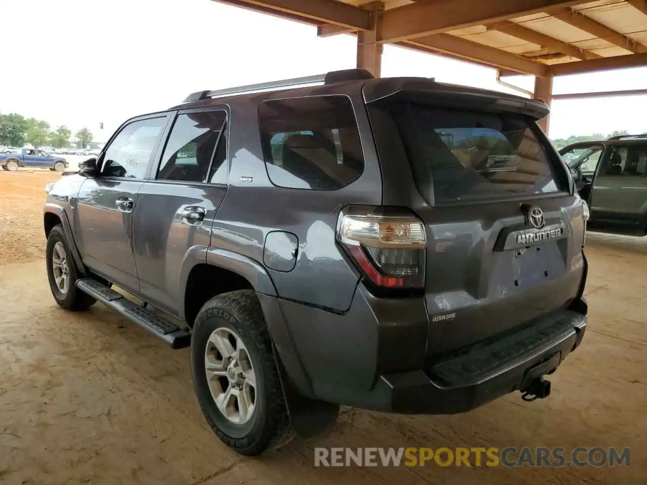 3 Photograph of a damaged car JTEZU5JR4K5208082 TOYOTA 4RUNNER 2019