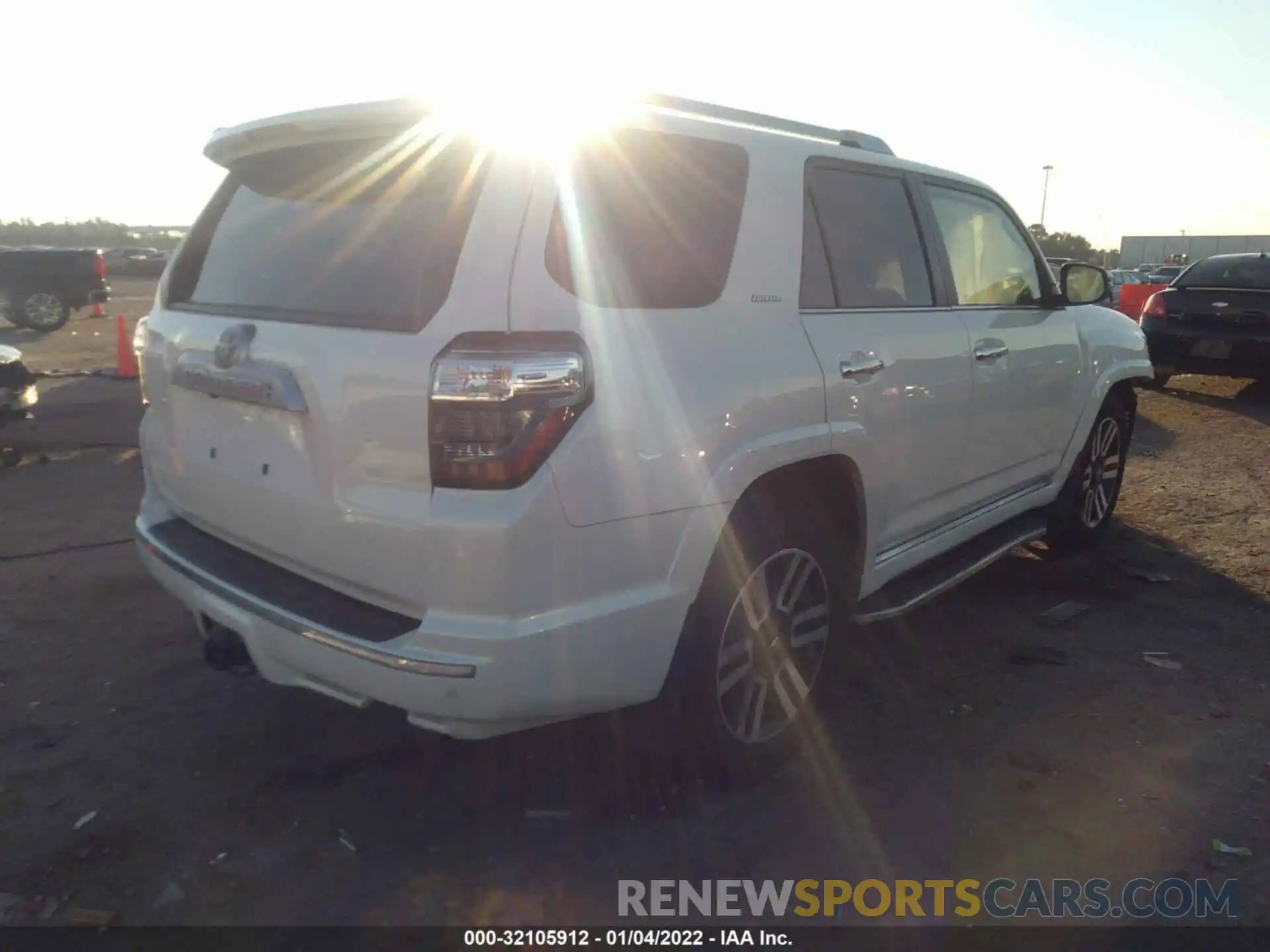 4 Photograph of a damaged car JTEZU5JR4K5212844 TOYOTA 4RUNNER 2019