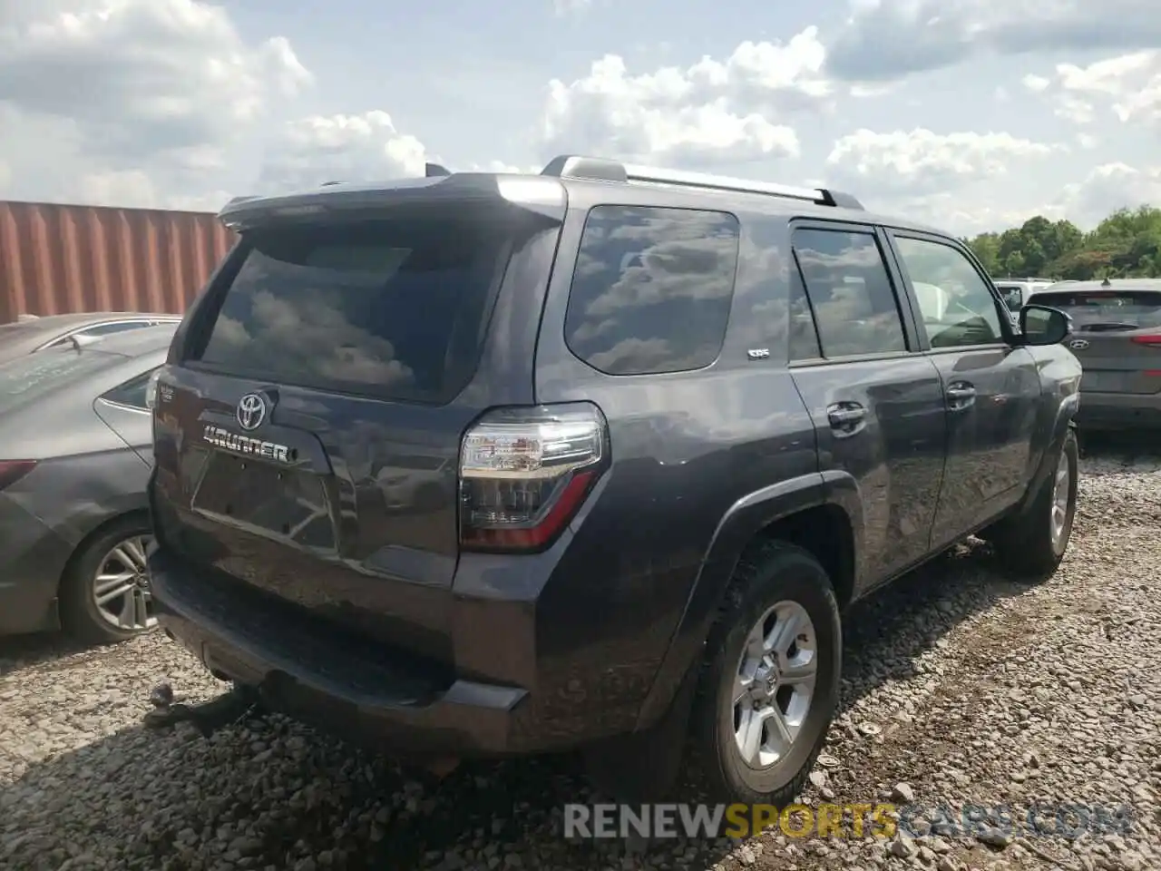 4 Photograph of a damaged car JTEZU5JR5K5193592 TOYOTA 4RUNNER 2019