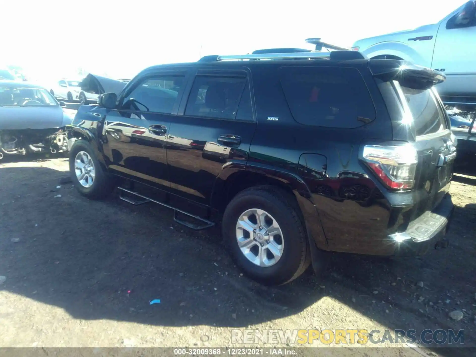 3 Photograph of a damaged car JTEZU5JR5K5194385 TOYOTA 4RUNNER 2019