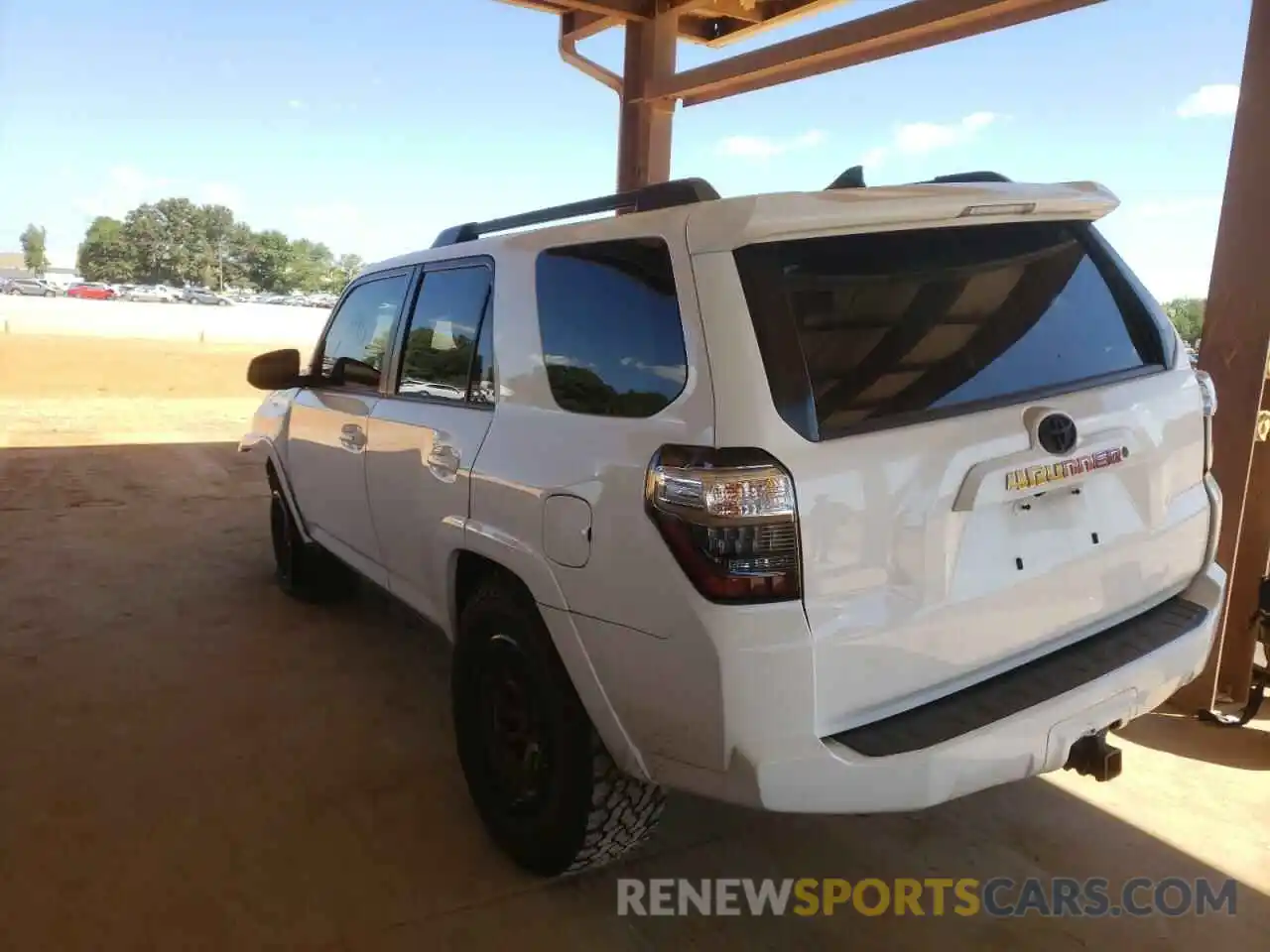 3 Photograph of a damaged car JTEZU5JR5K5199912 TOYOTA 4RUNNER 2019