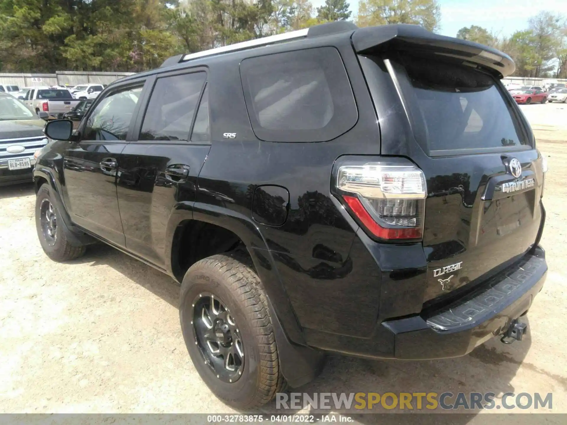 3 Photograph of a damaged car JTEZU5JR5K5200962 TOYOTA 4RUNNER 2019