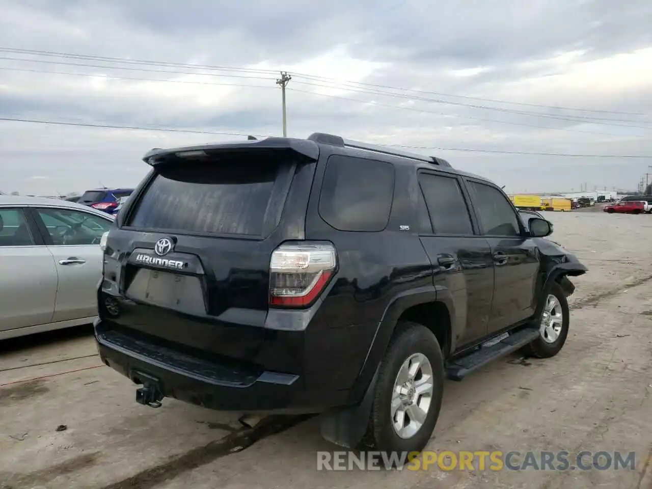 4 Photograph of a damaged car JTEZU5JR5K5202761 TOYOTA 4RUNNER 2019