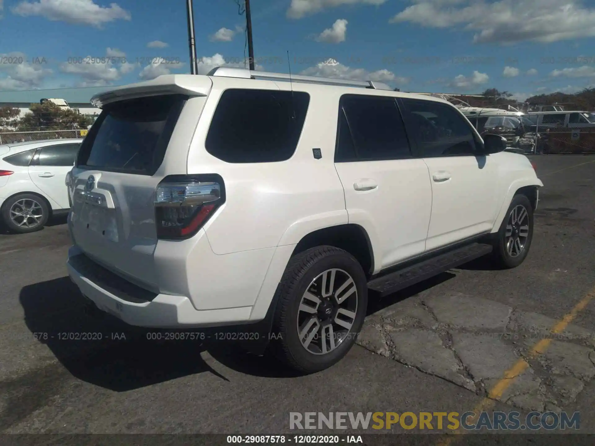 4 Фотография поврежденного автомобиля JTEZU5JR5K5203411 TOYOTA 4RUNNER 2019