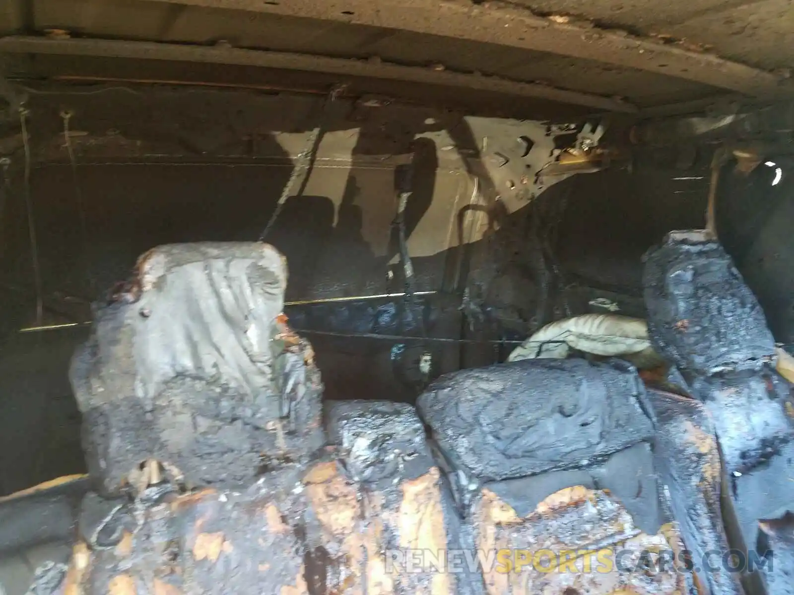 9 Photograph of a damaged car JTEZU5JR5K5203764 TOYOTA 4RUNNER 2019